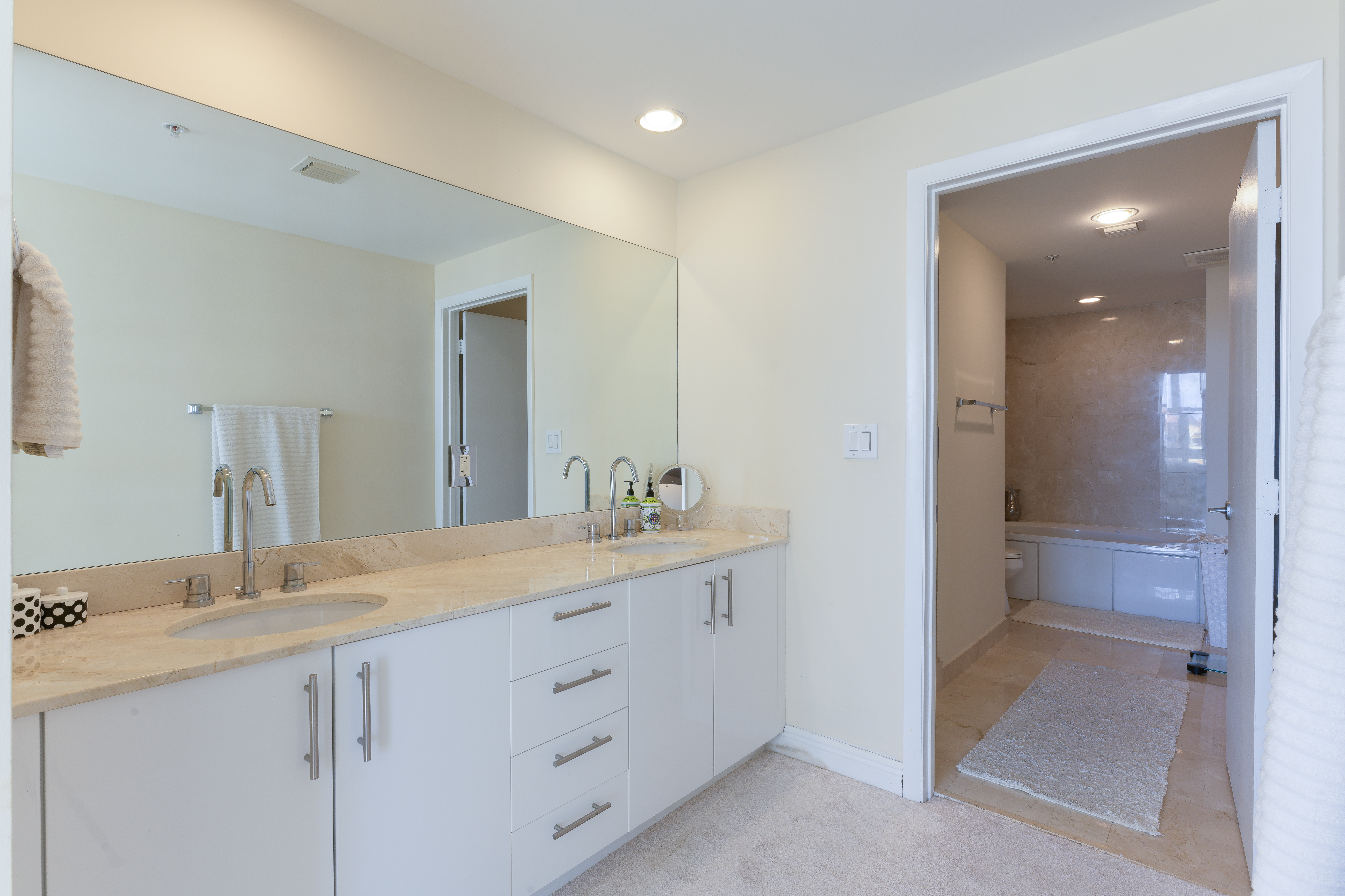 550 Okeechobee Boulevard 1711