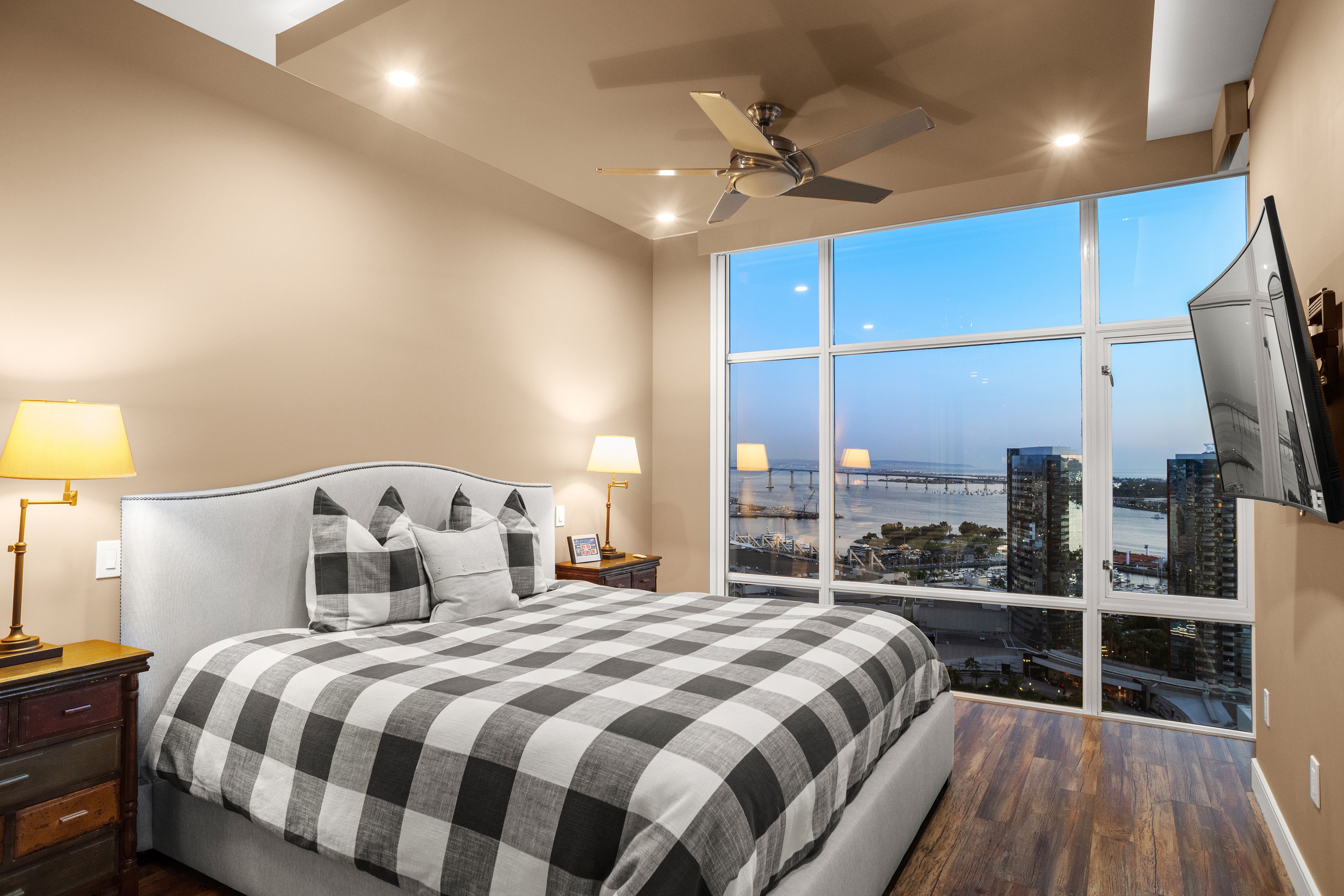 550 Front Street Residence 2305