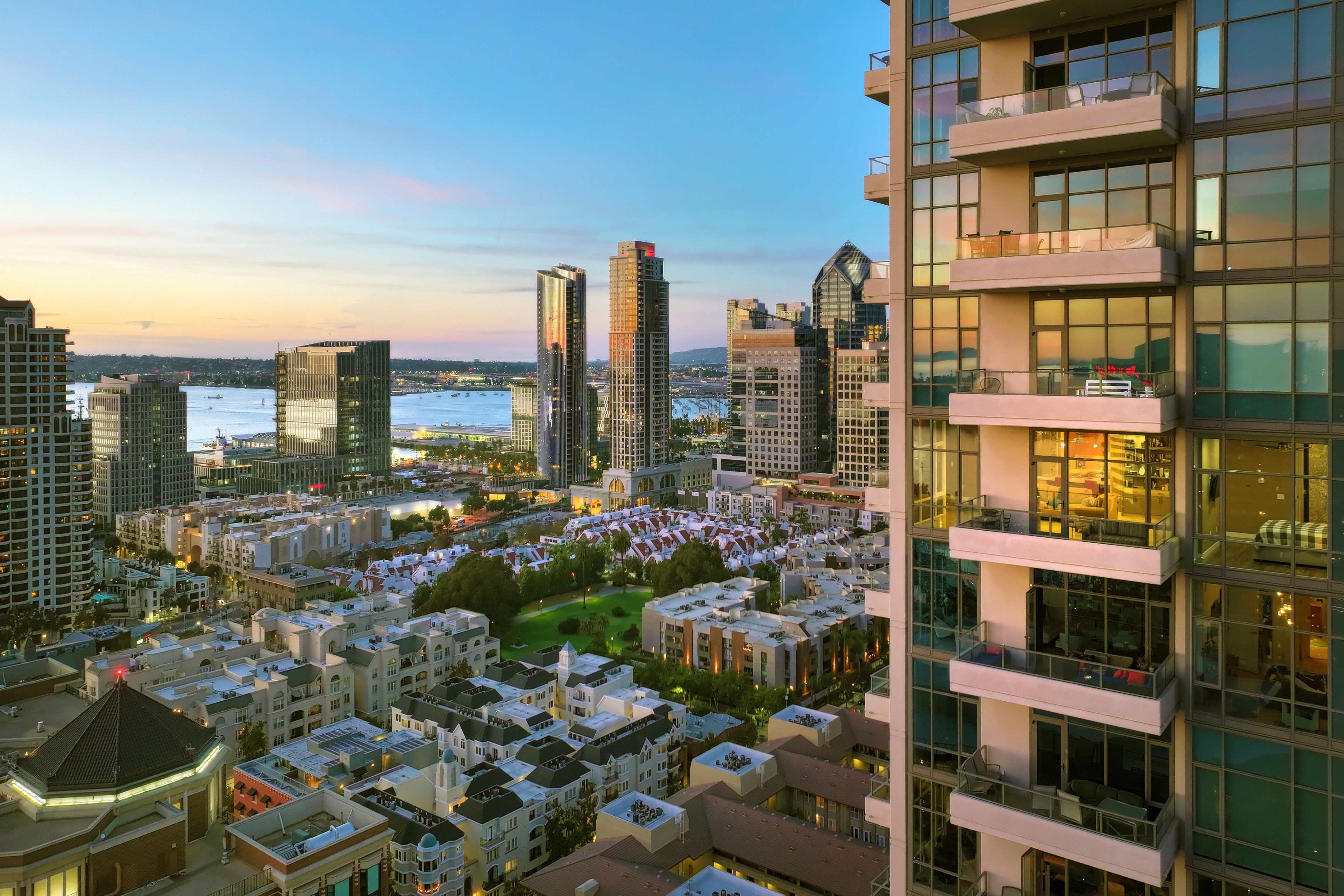 550 Front Street Residence 2305