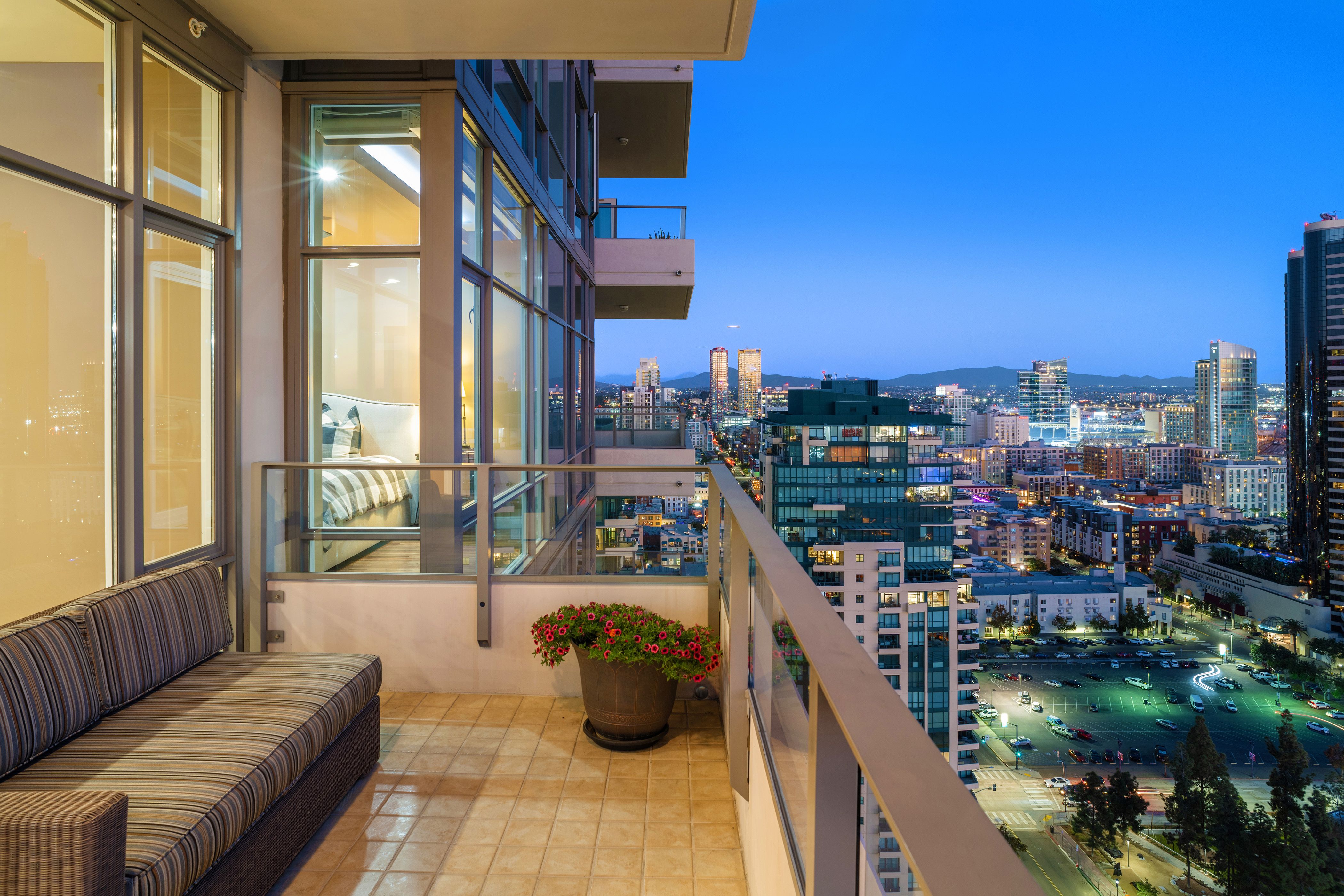 550 Front Street Residence 2305