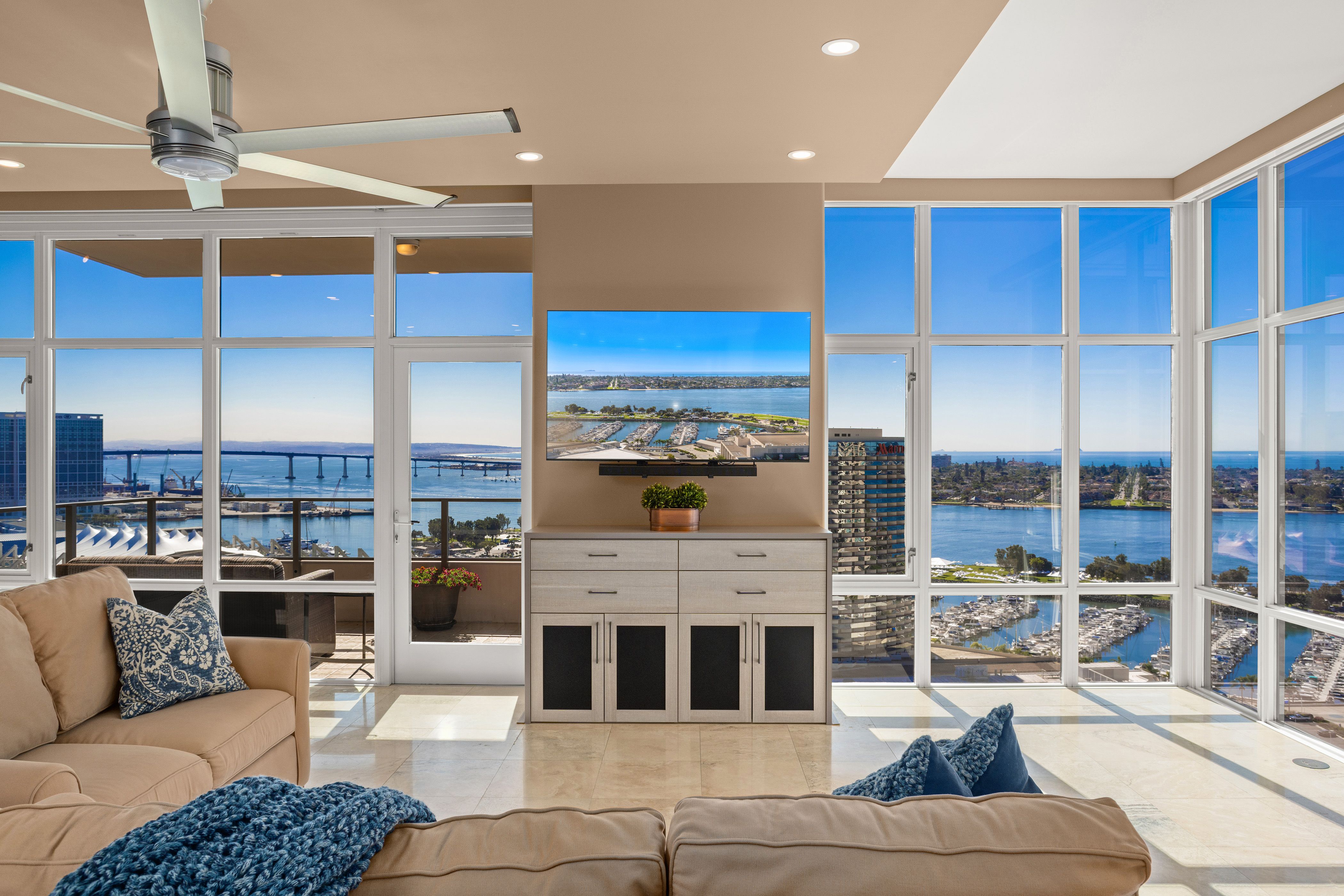 550 Front Street Residence 2305