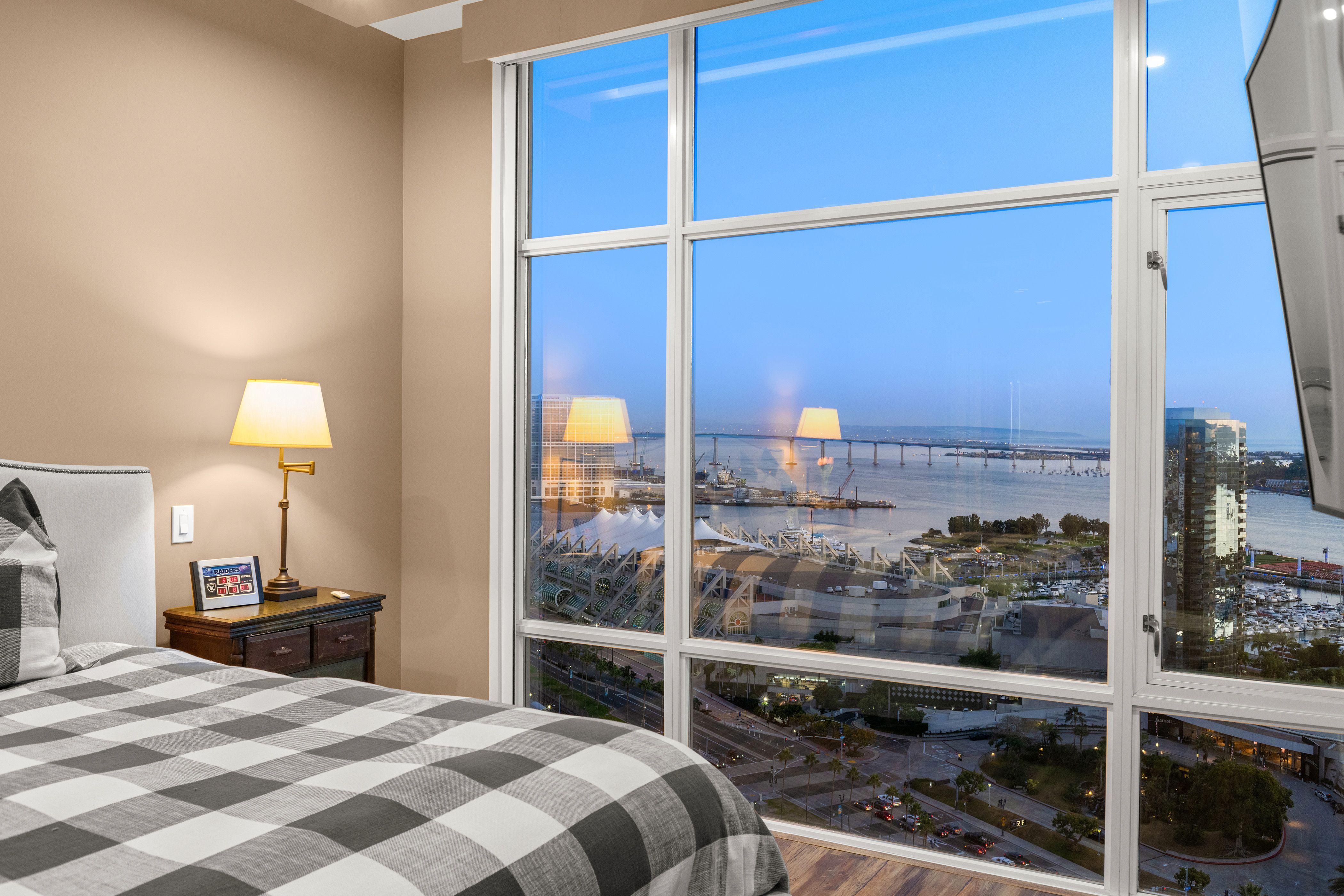 550 Front Street Residence 2305