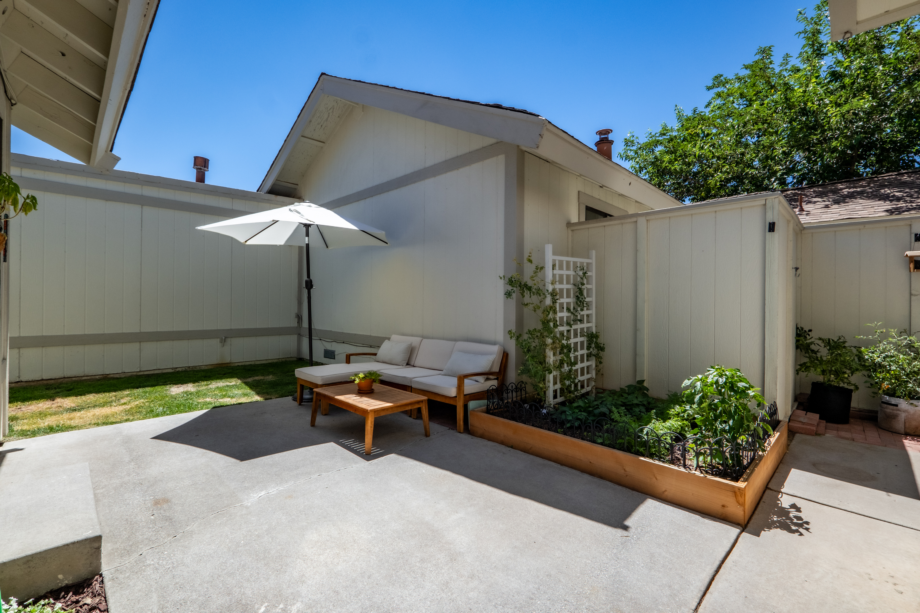 1209 Searchlite Ct