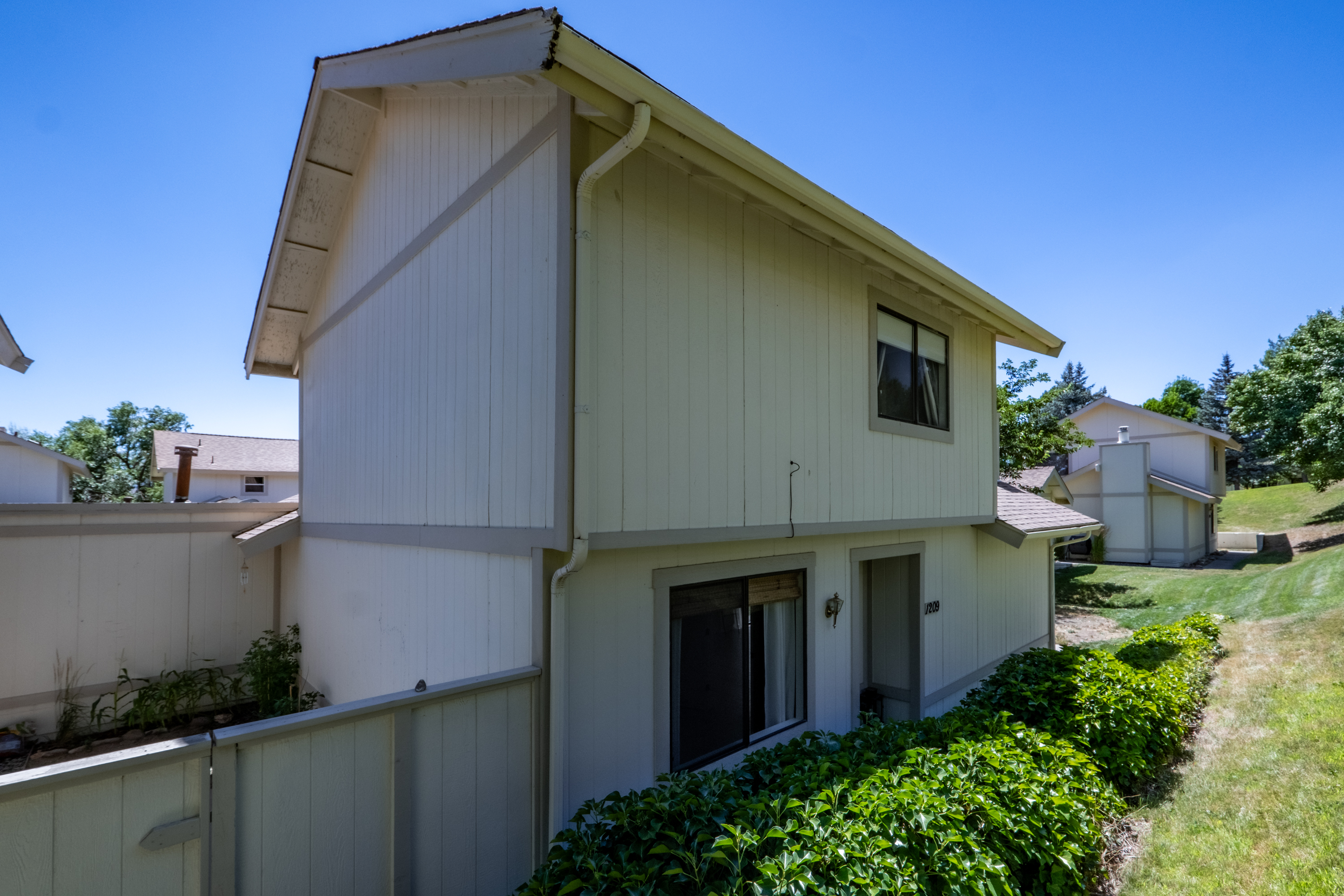 1209 Searchlite Ct