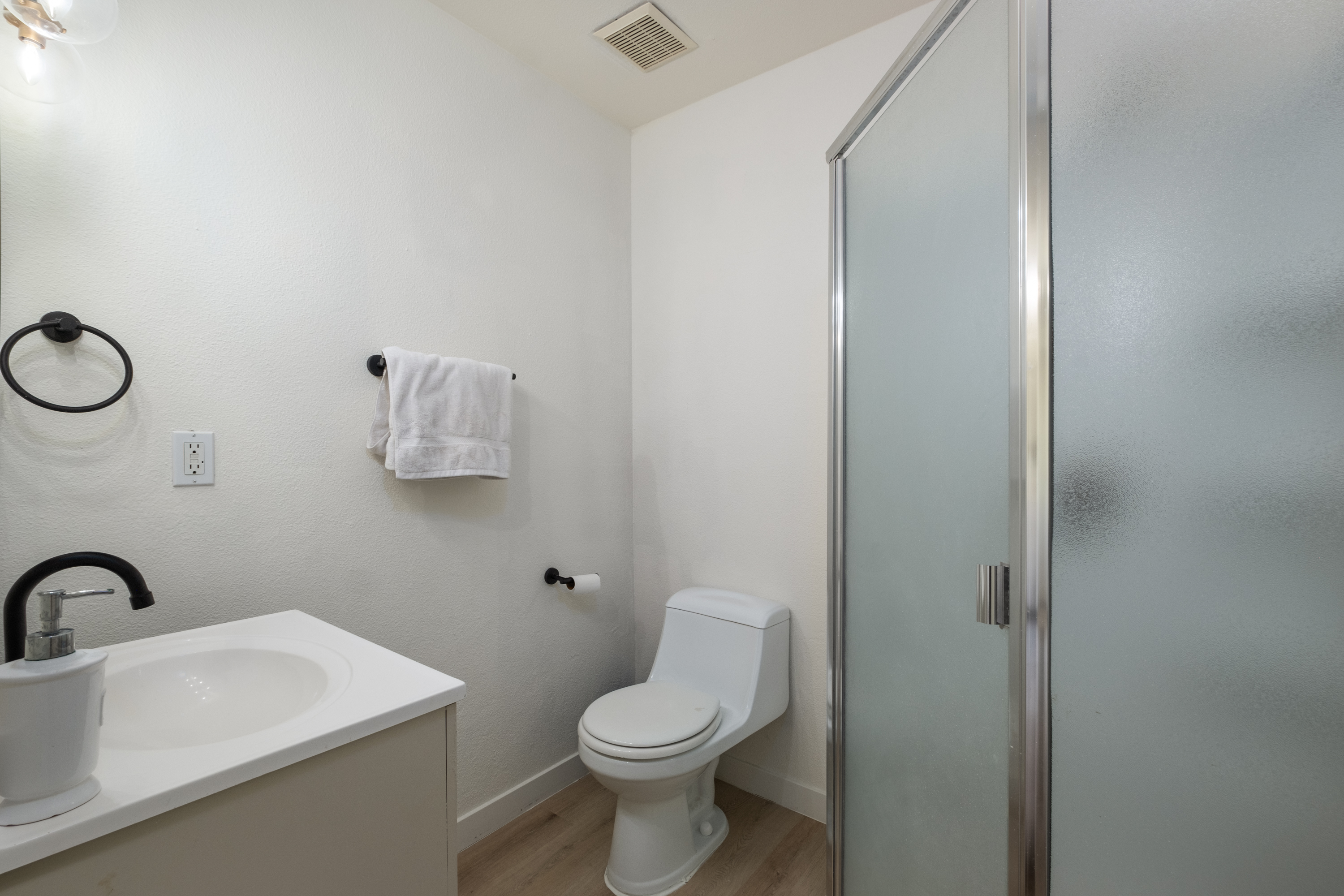 1209 Searchlite Ct