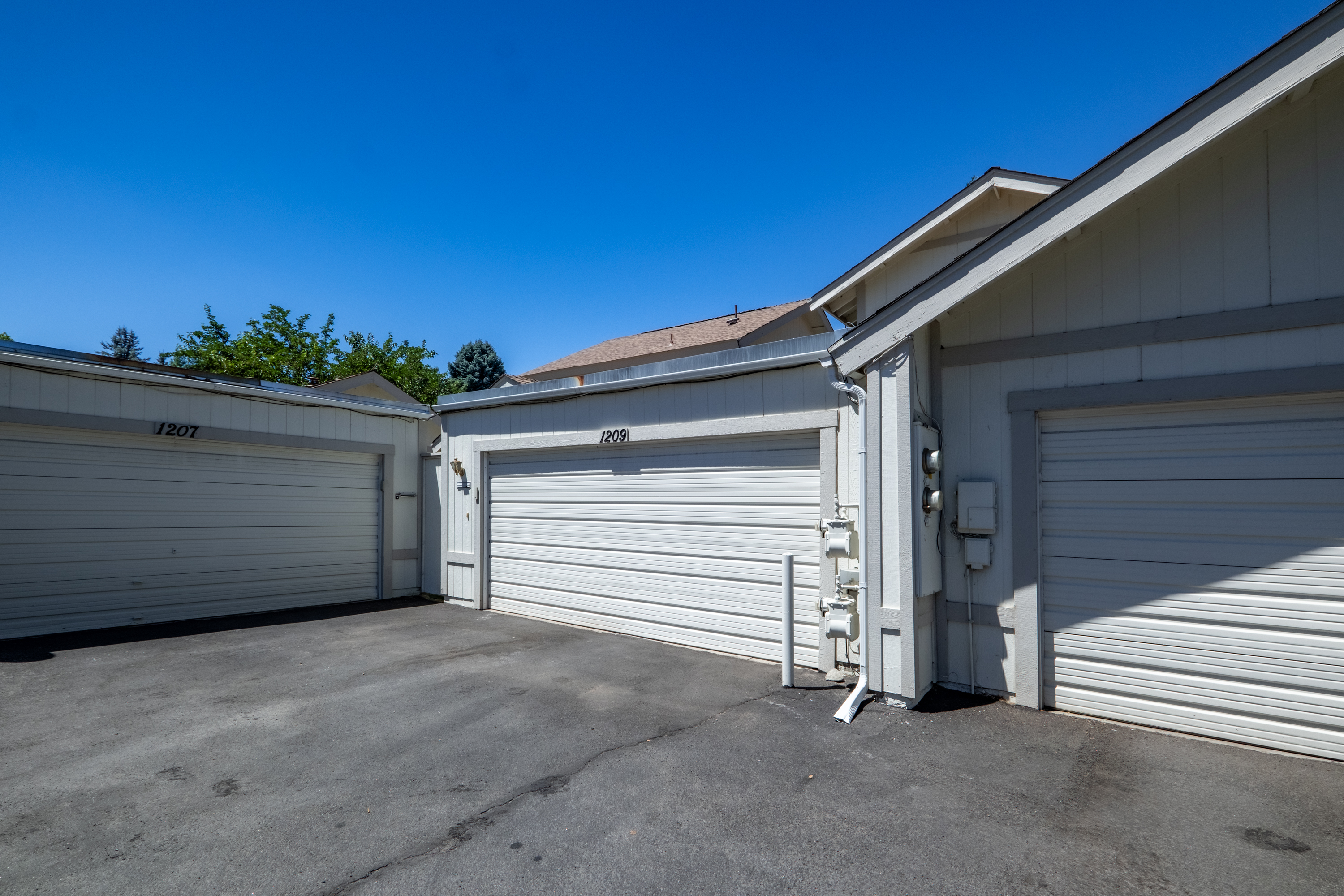 1209 Searchlite Ct
