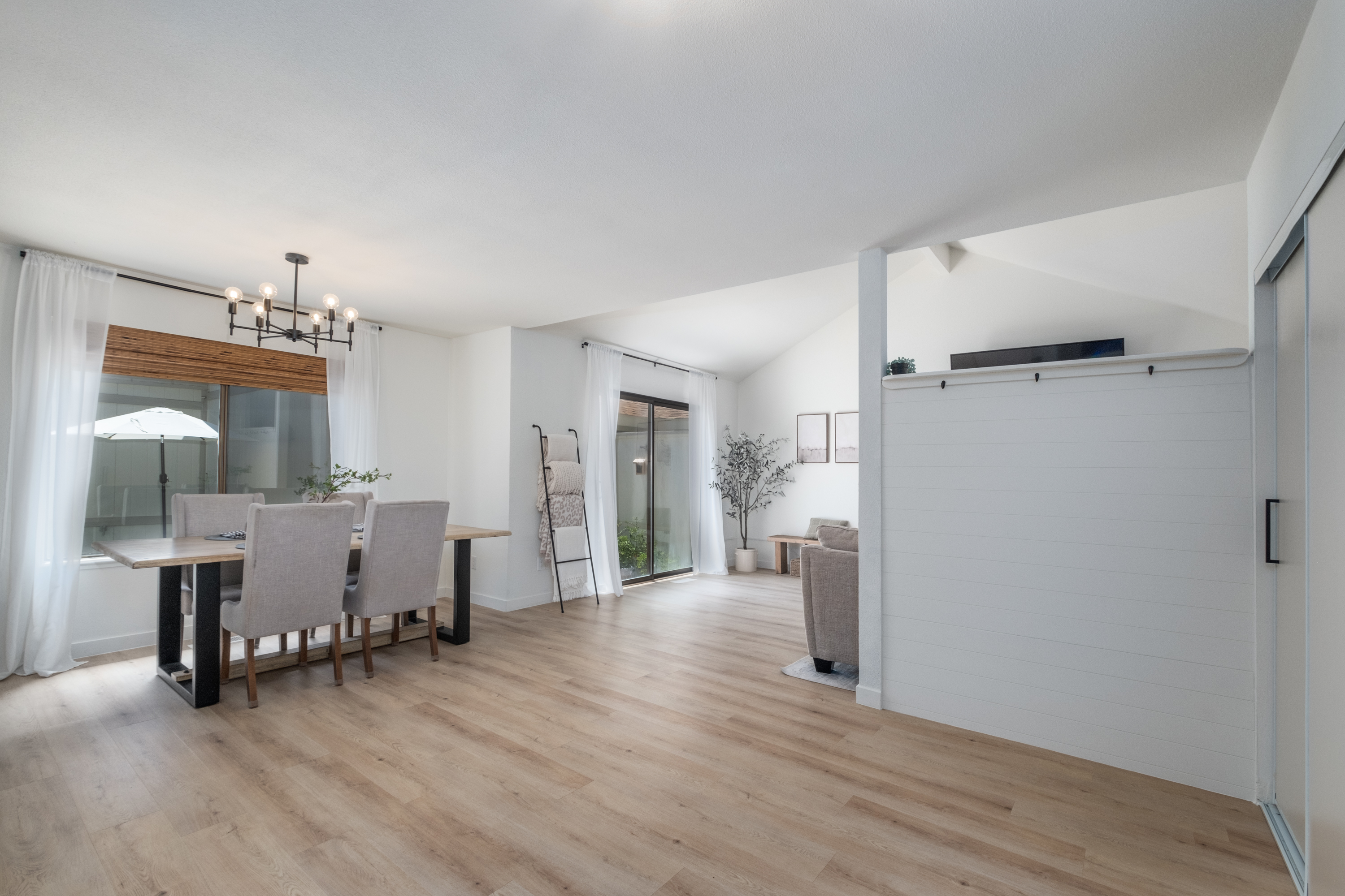1209 Searchlite Ct