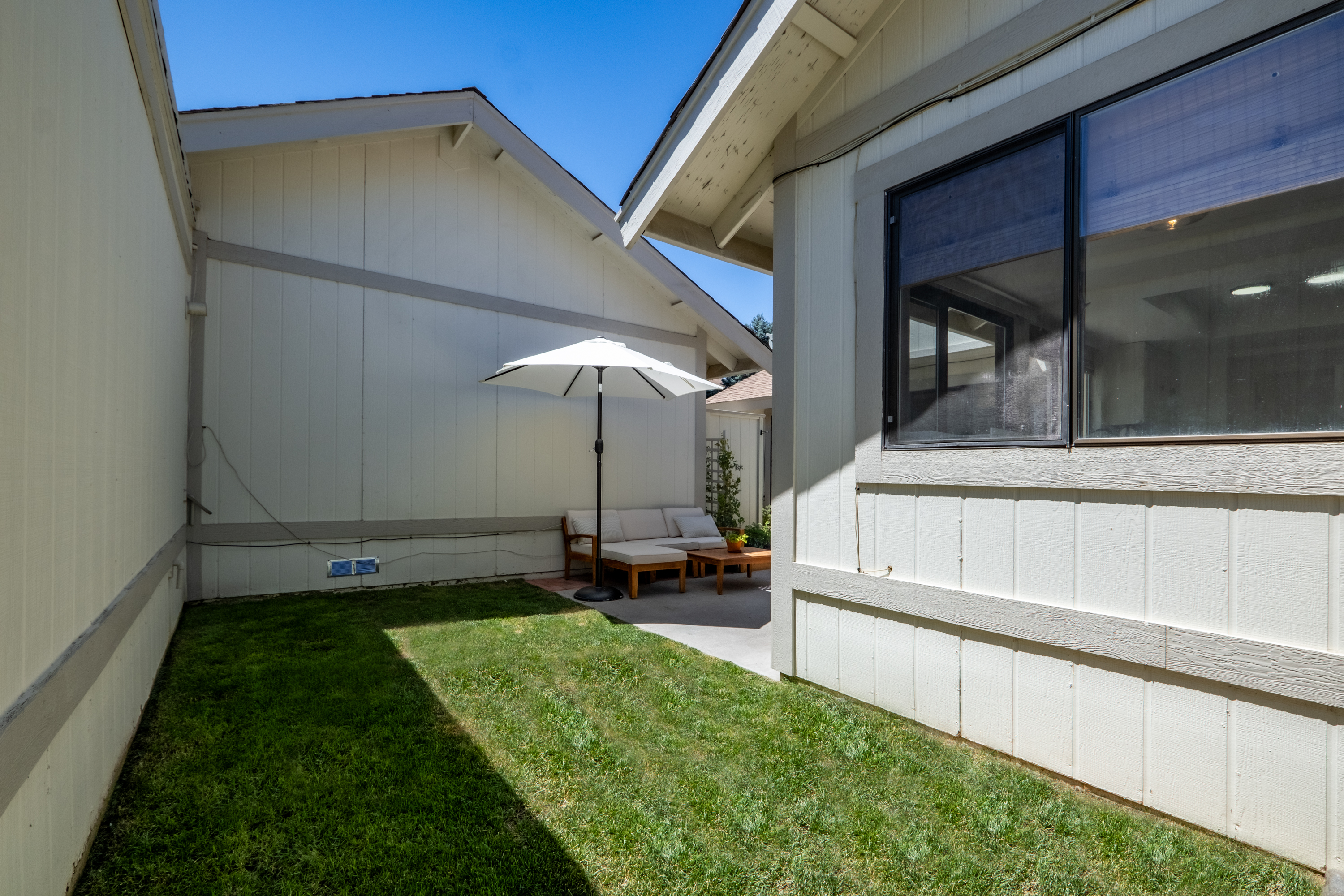1209 Searchlite Ct