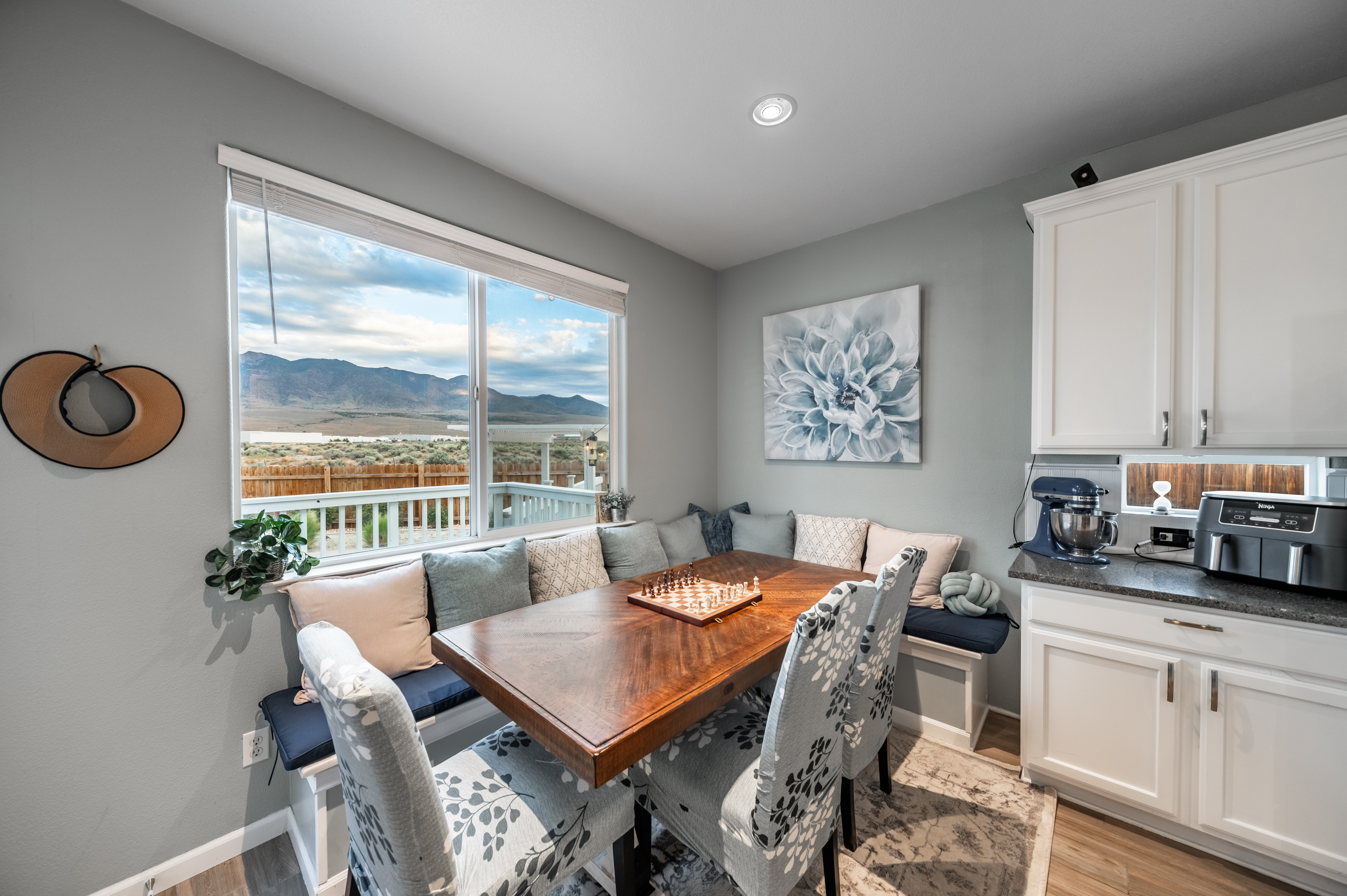 602 Grayhawk Ct 