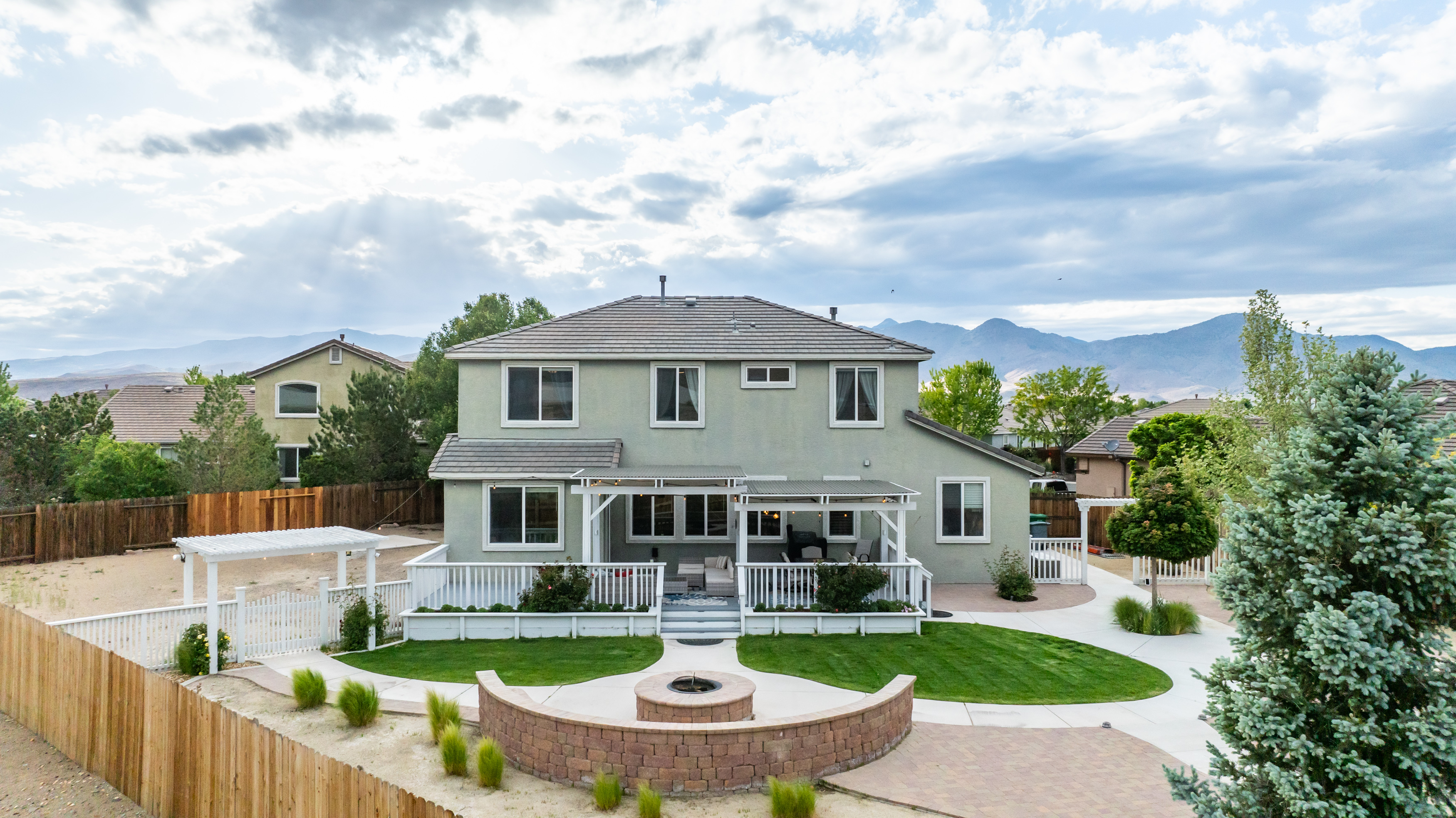 602 Grayhawk Ct 