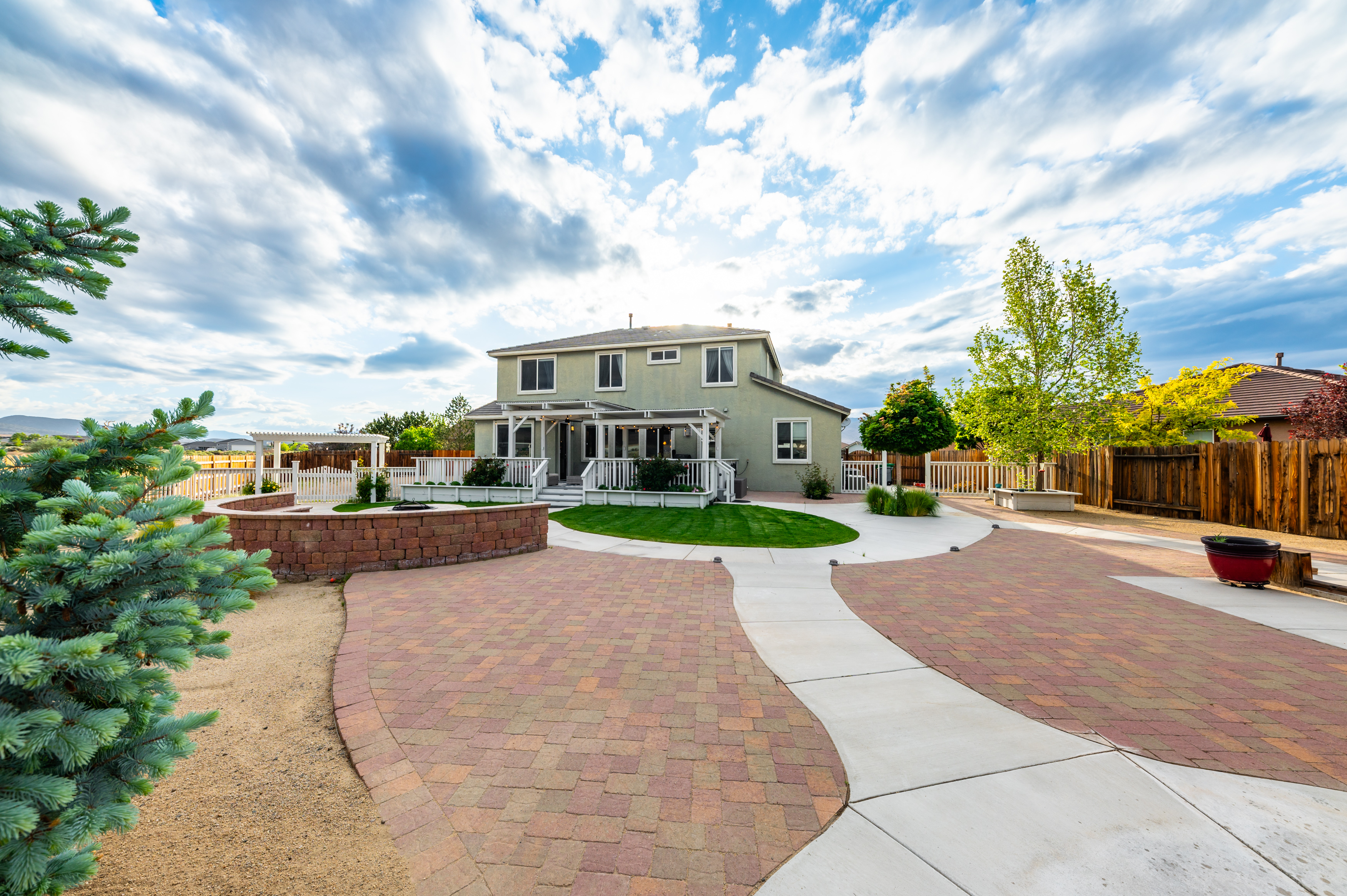602 Grayhawk Ct 