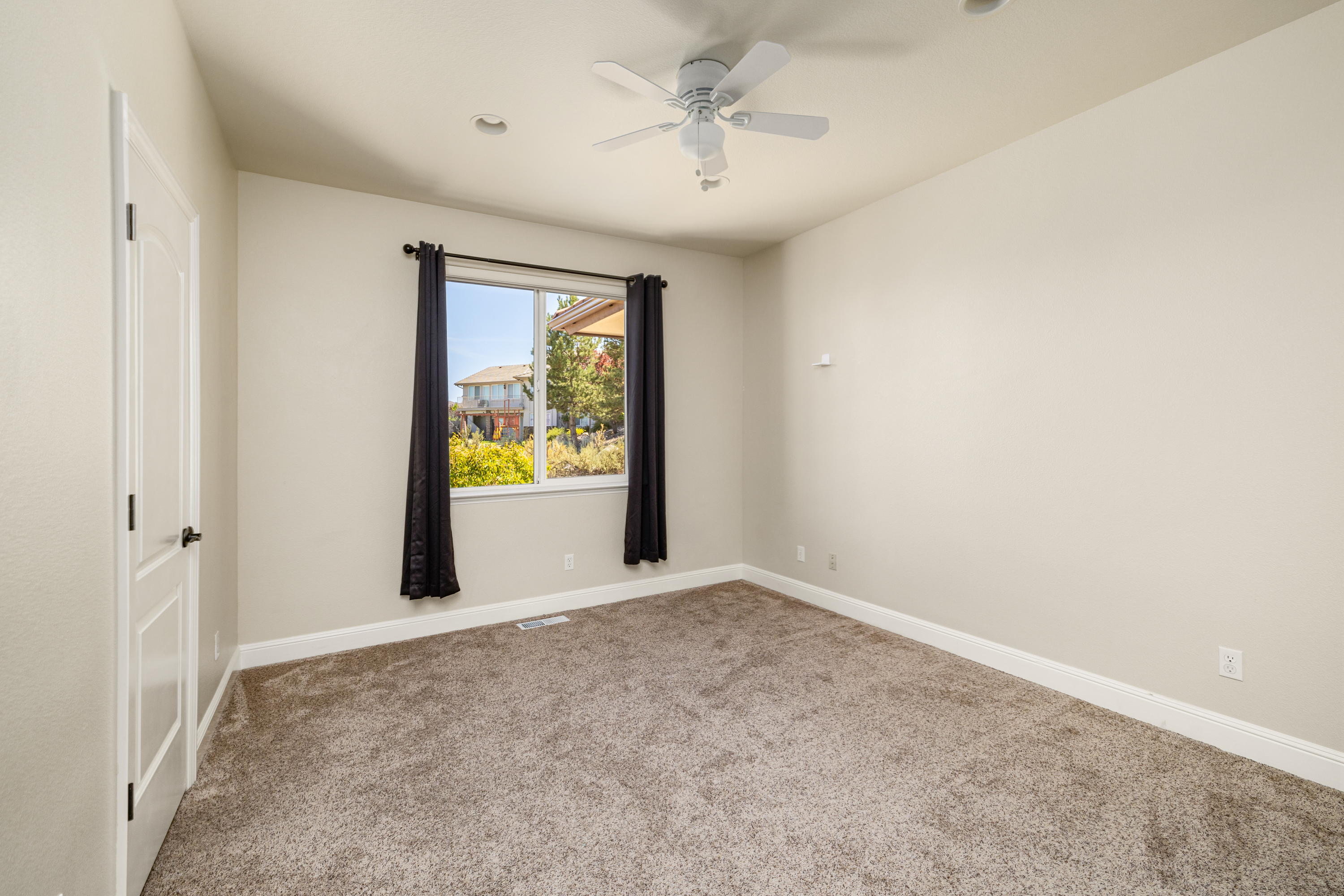 1386 Amado Ct 