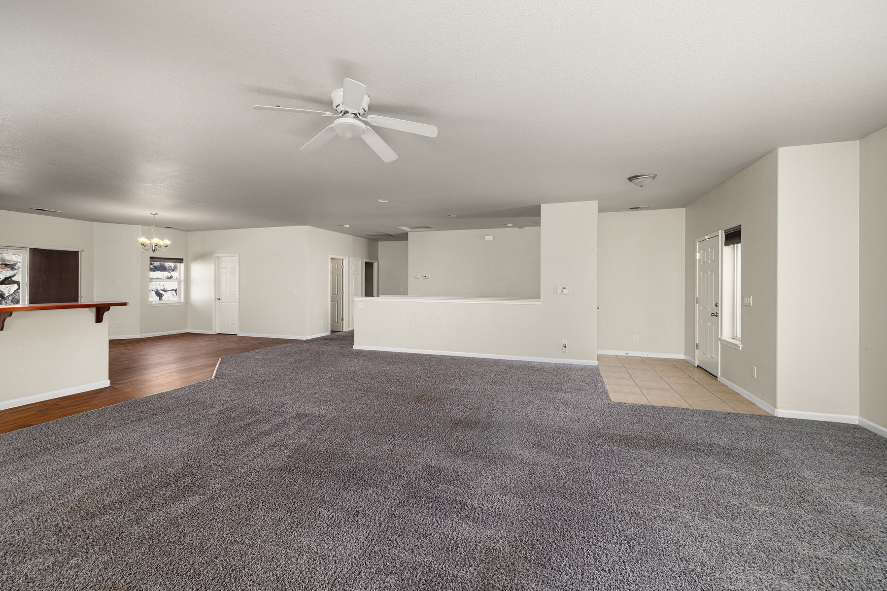 905 Demos Ct 