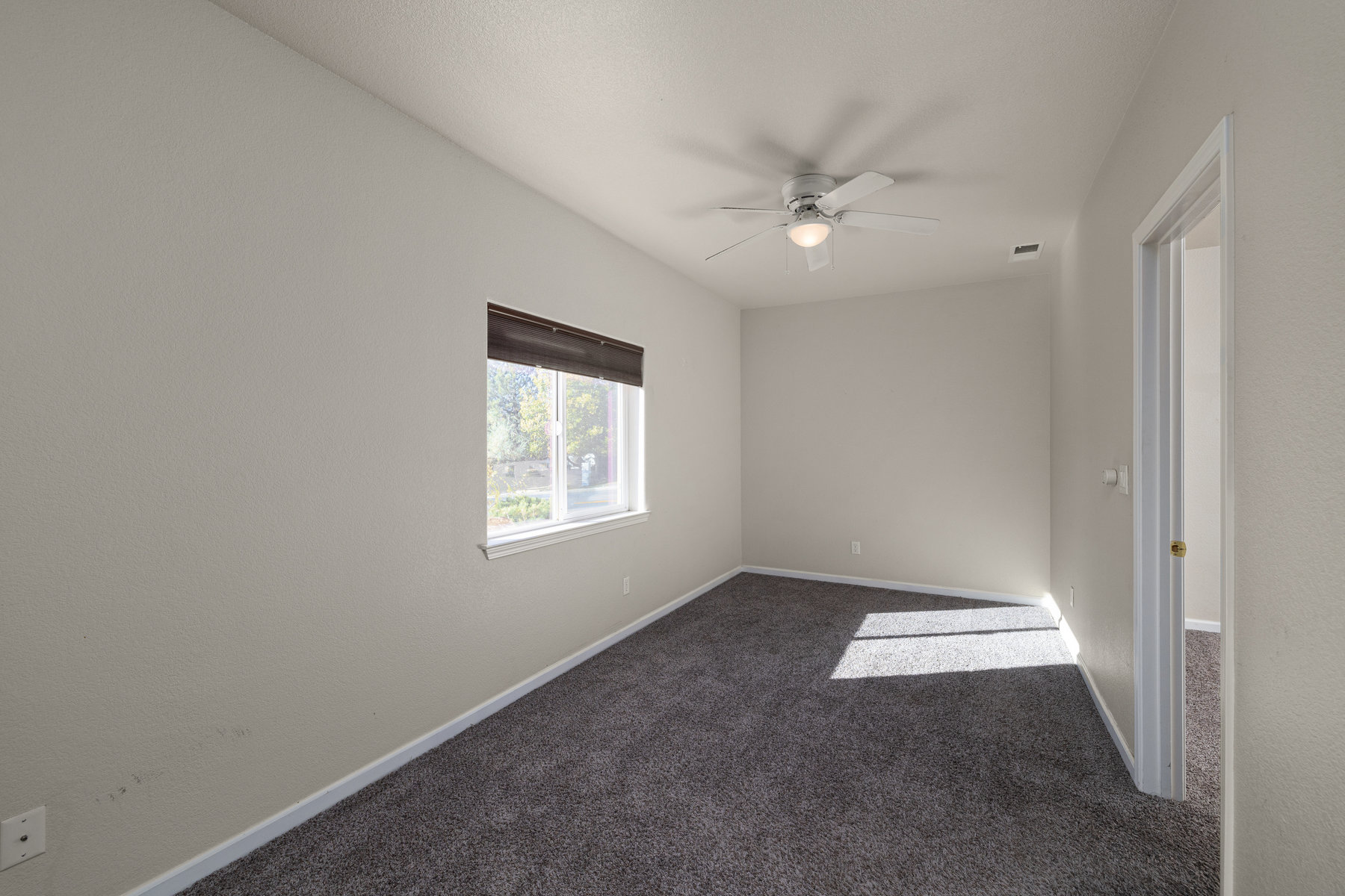 905 Demos Ct 