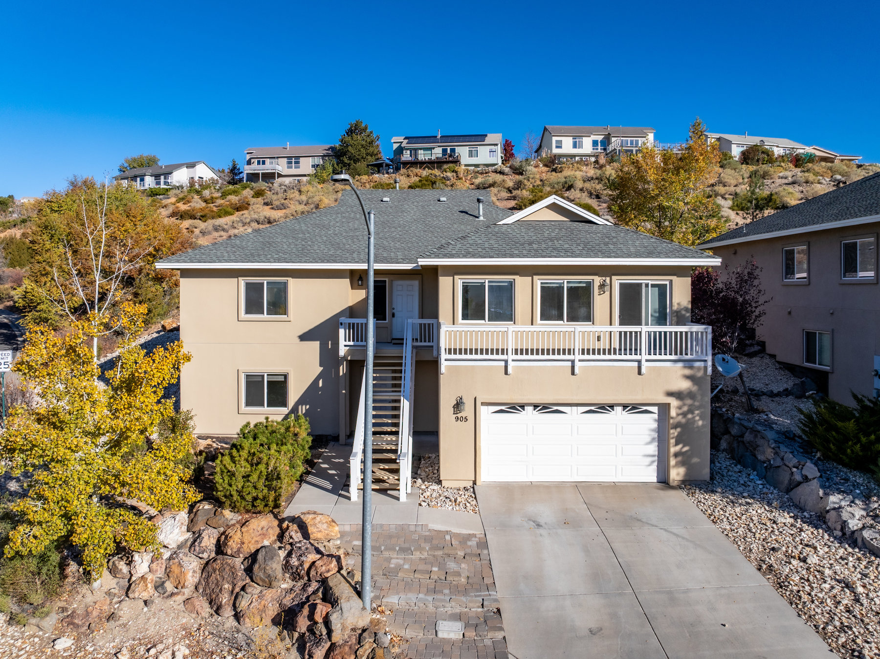 905 Demos Ct 