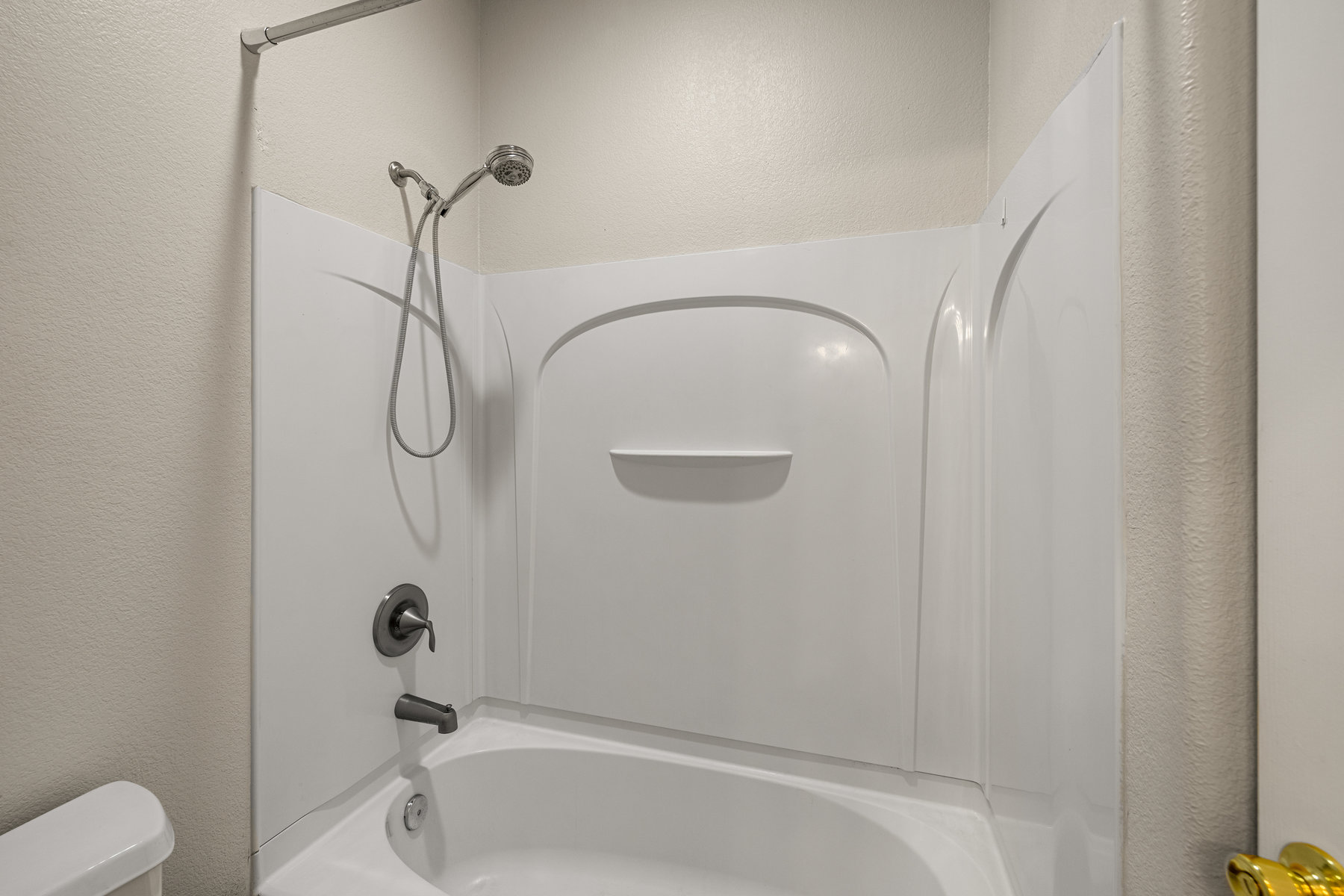 905 Demos Ct 