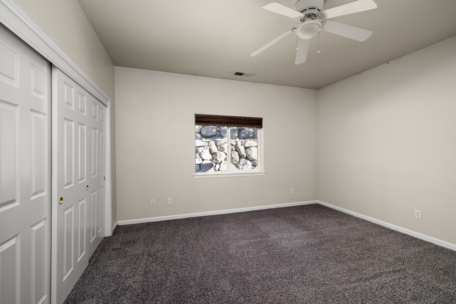 905 Demos Ct 