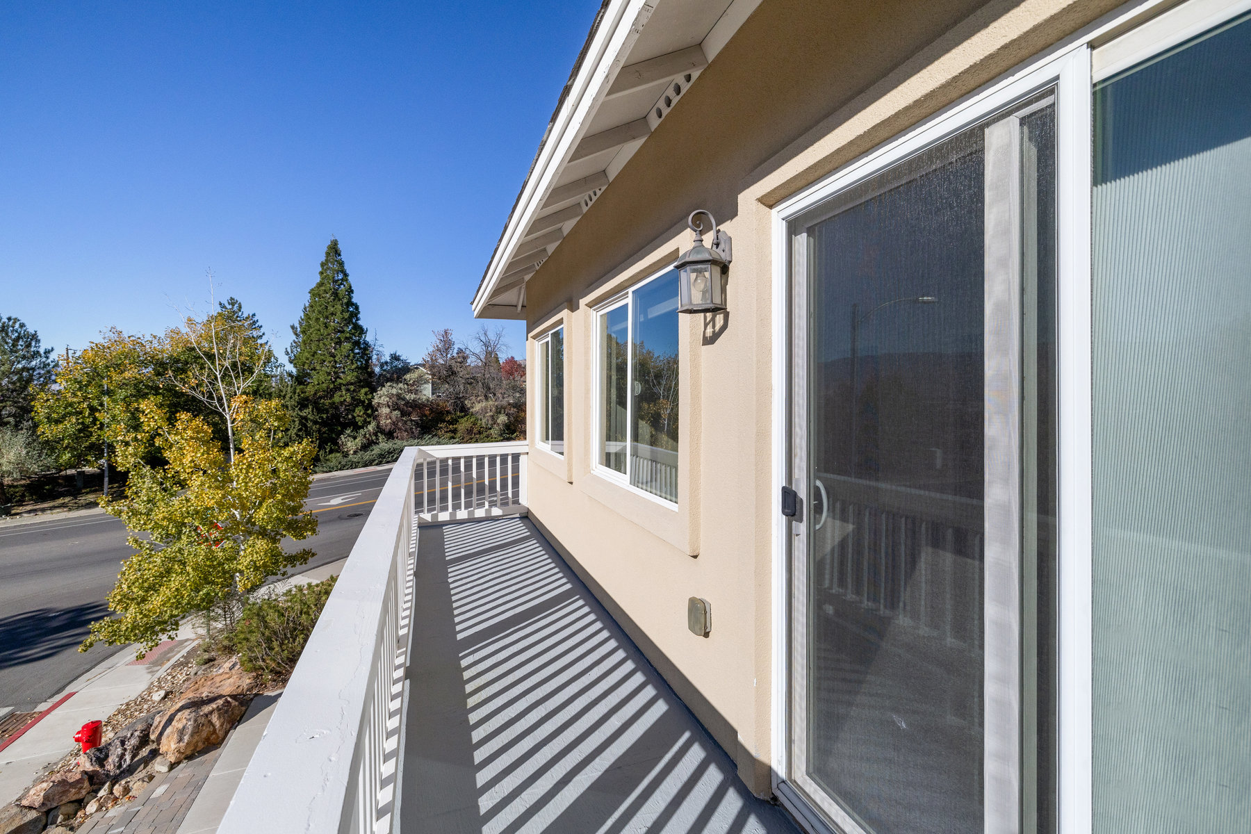 905 Demos Ct 