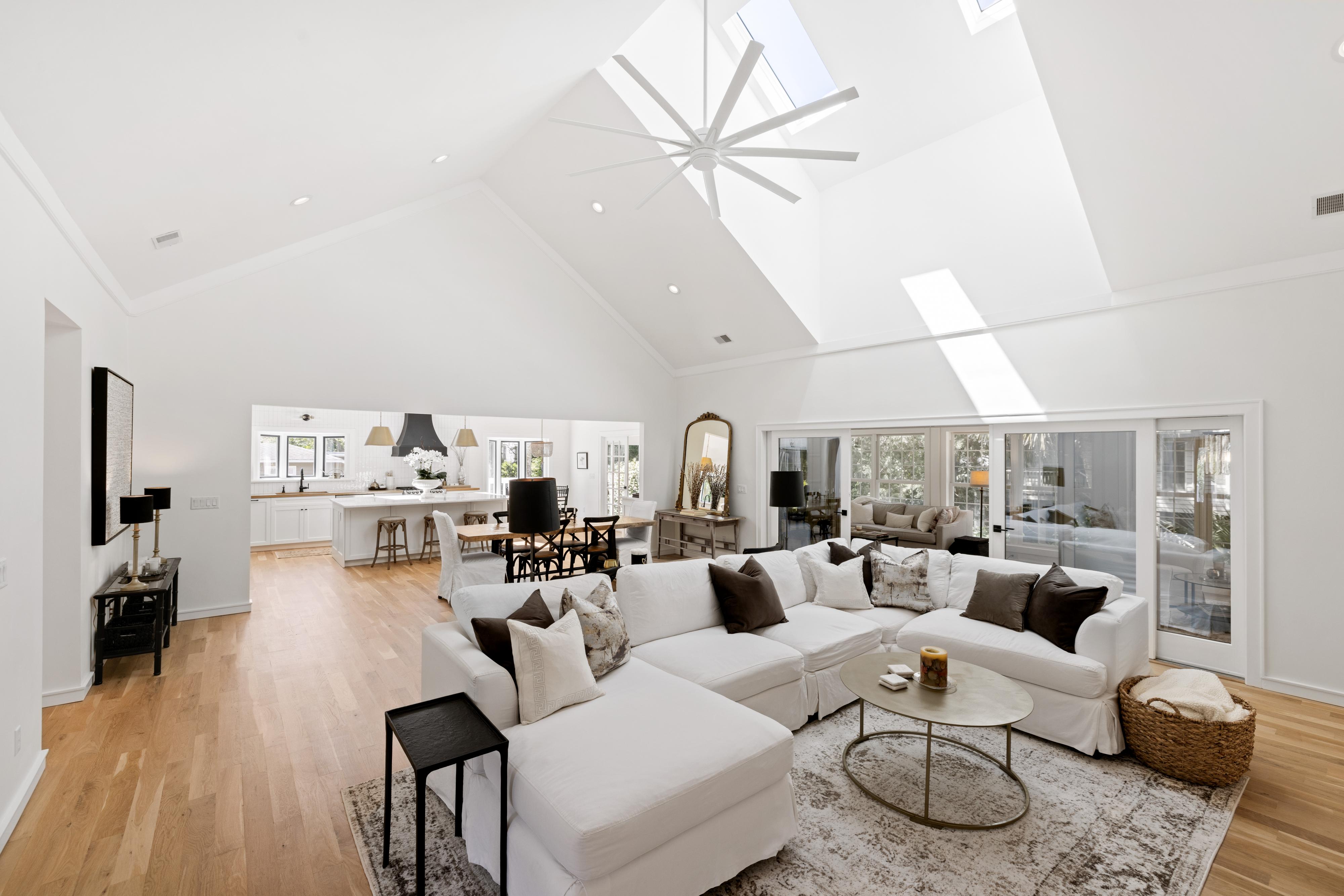 15 44th Avenue