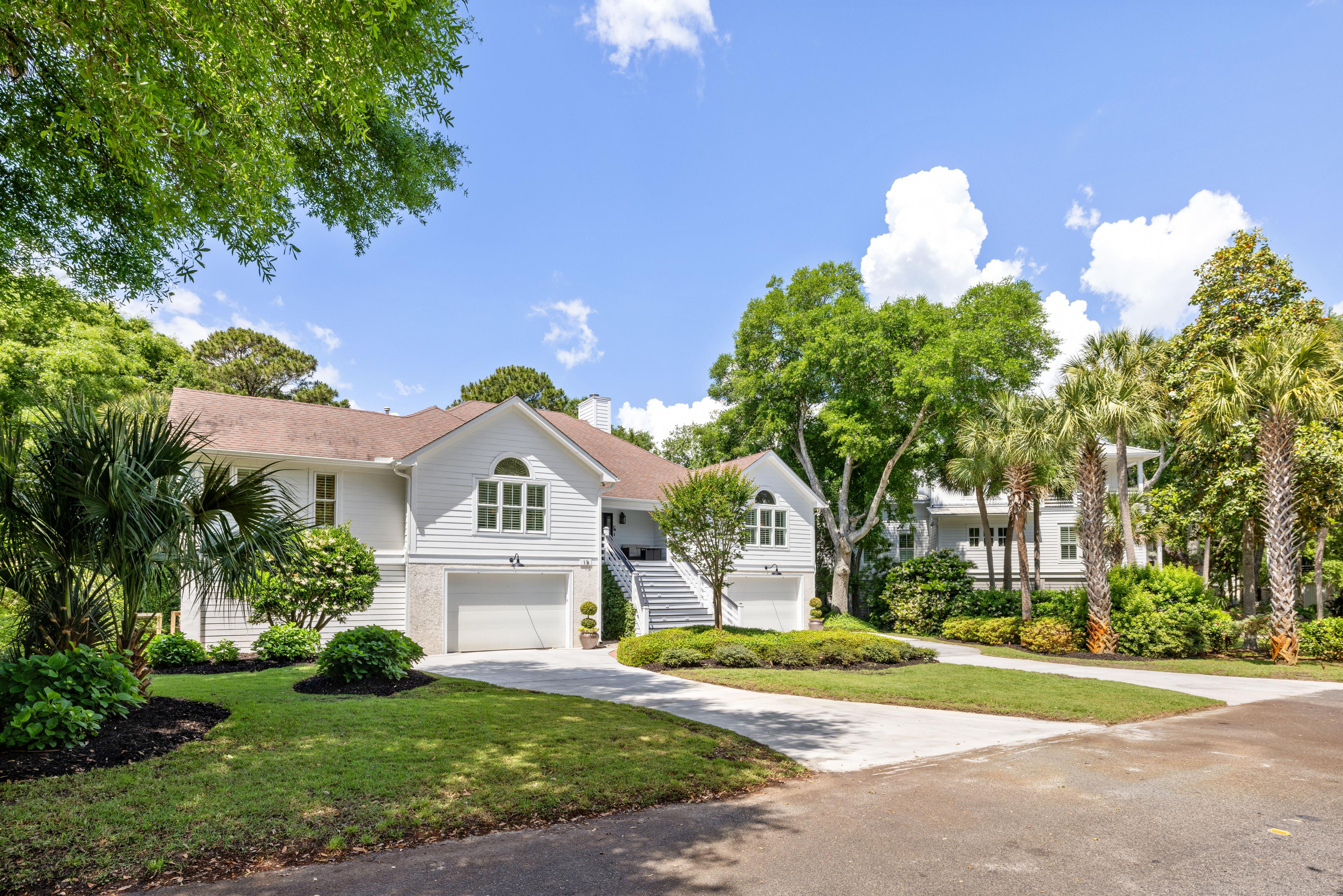 15 44th Avenue