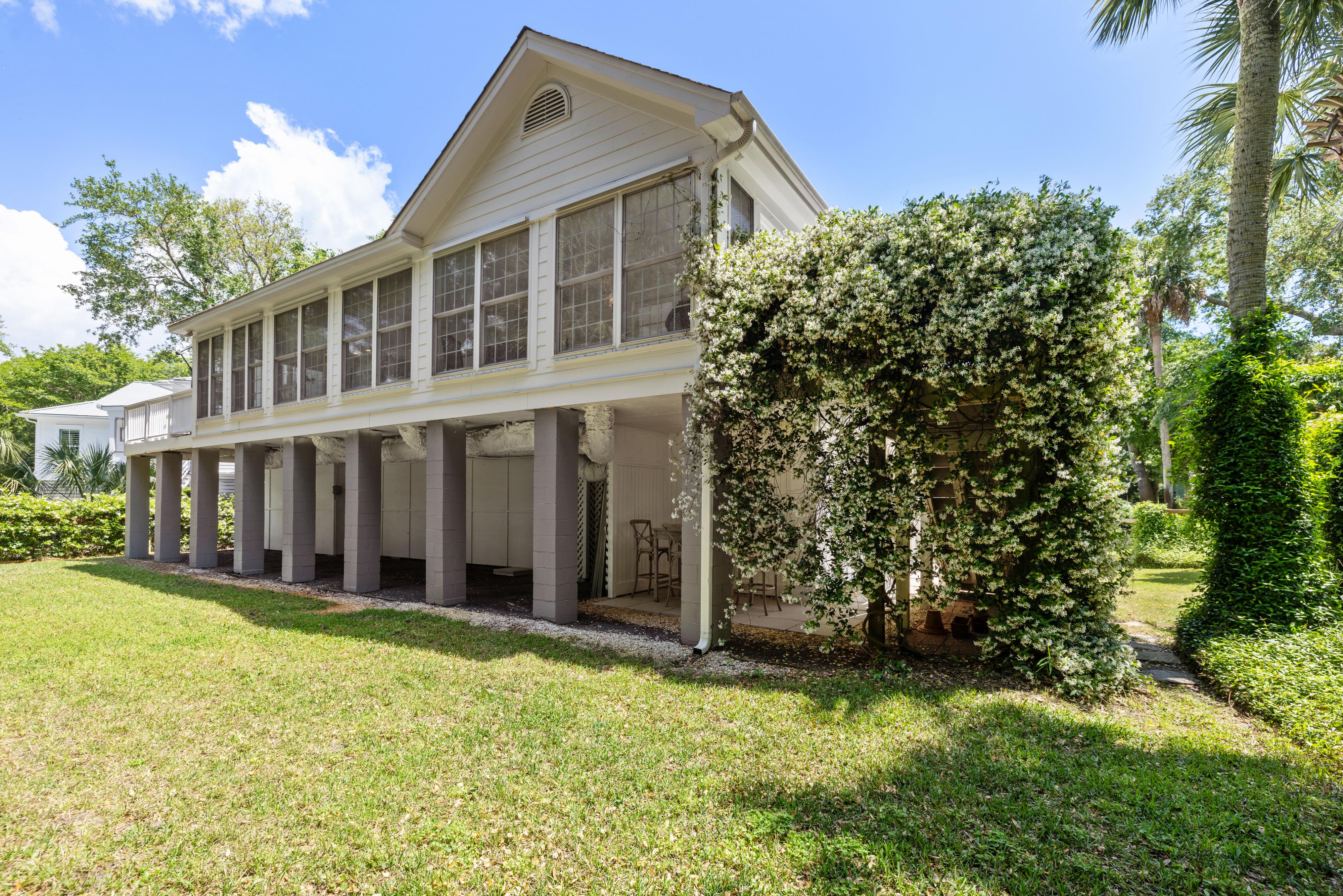 15 44th Avenue