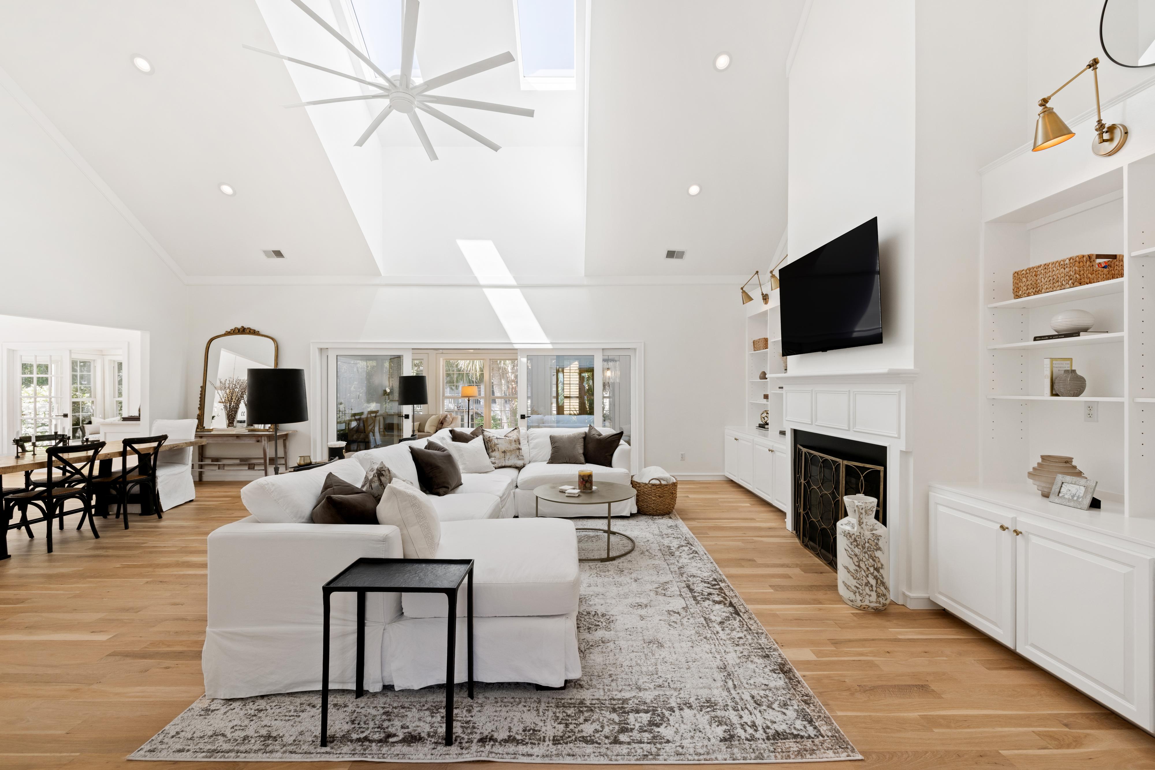 15 44th Avenue