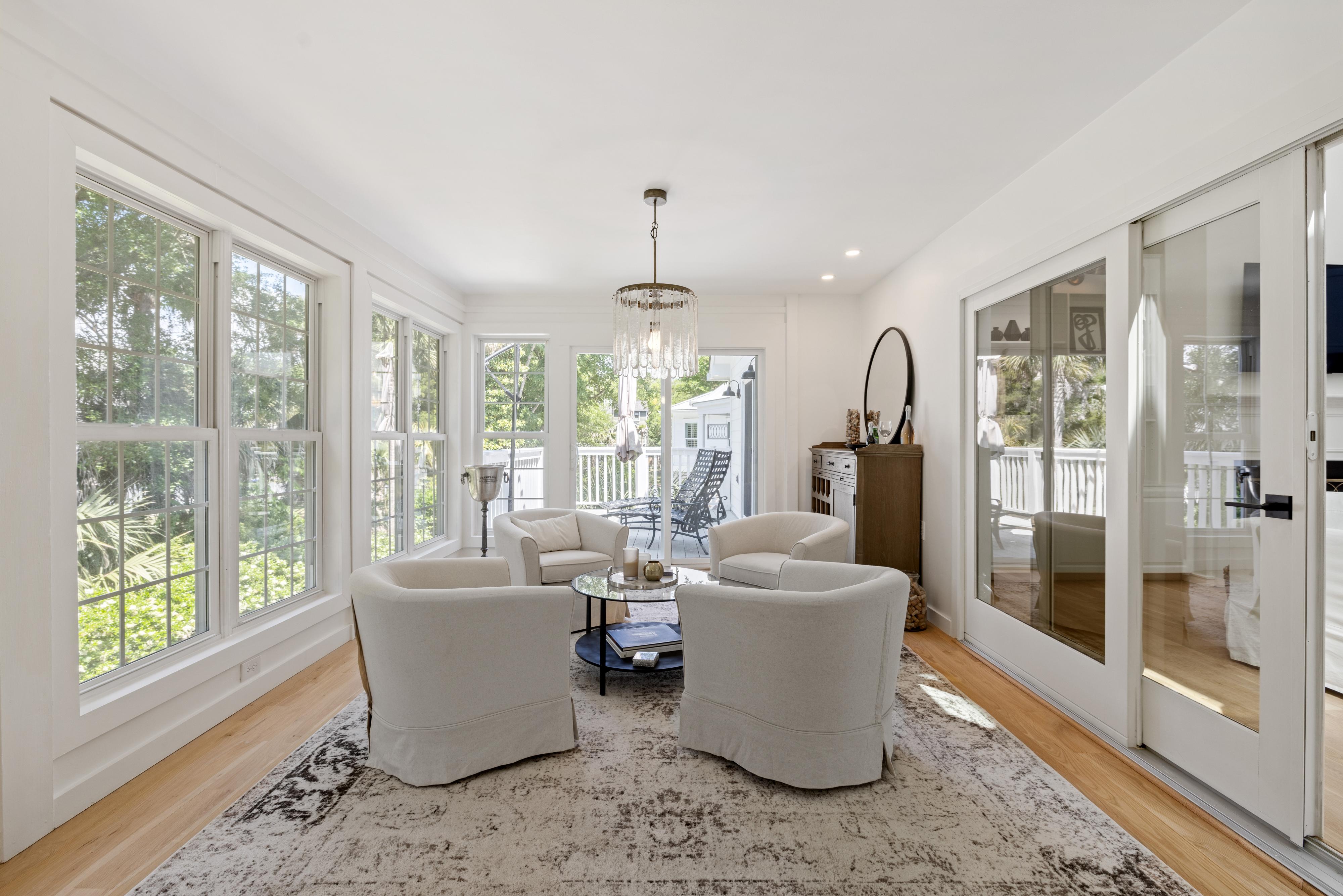 15 44th Avenue