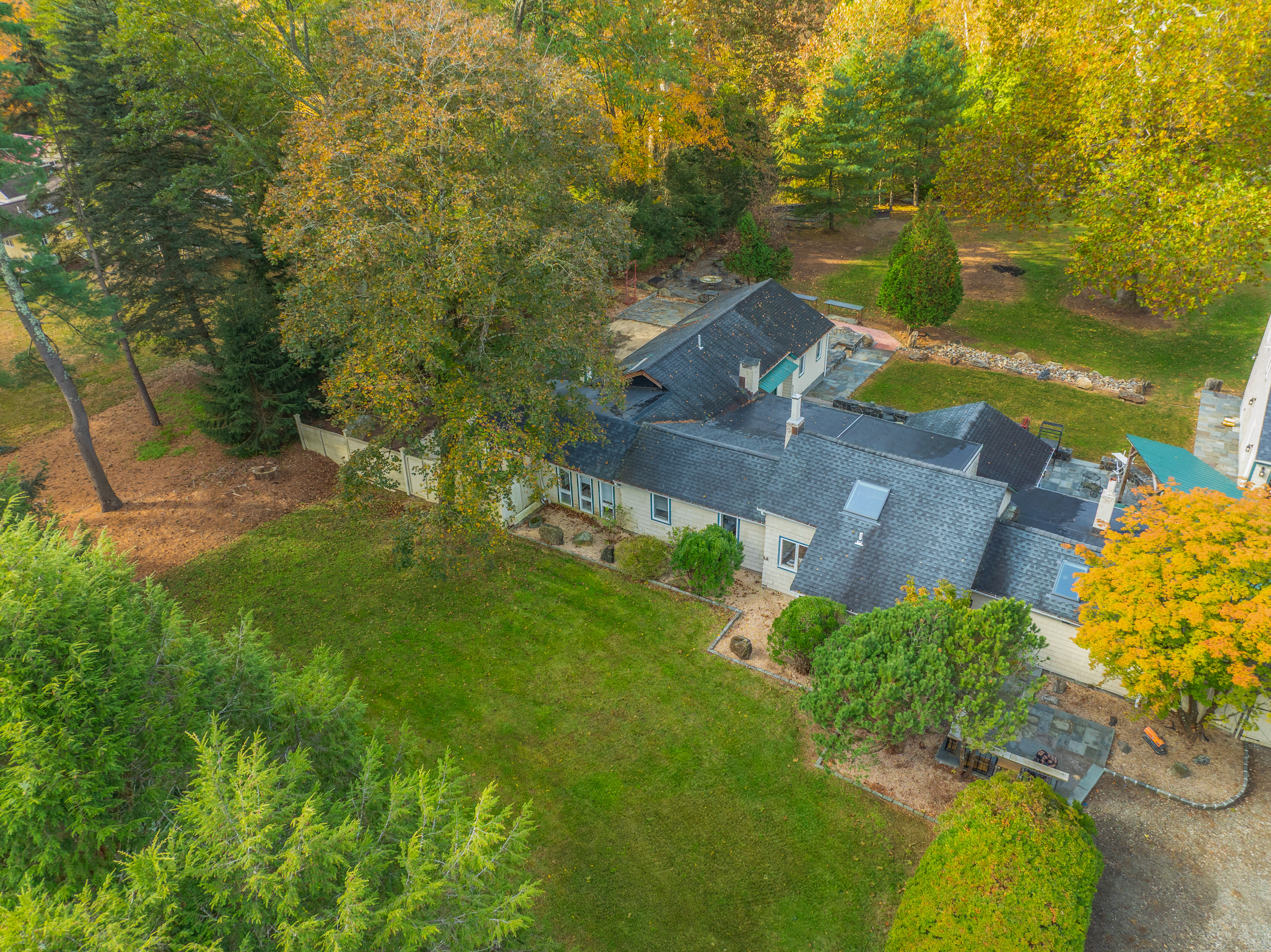 260 Lyons Plain Road