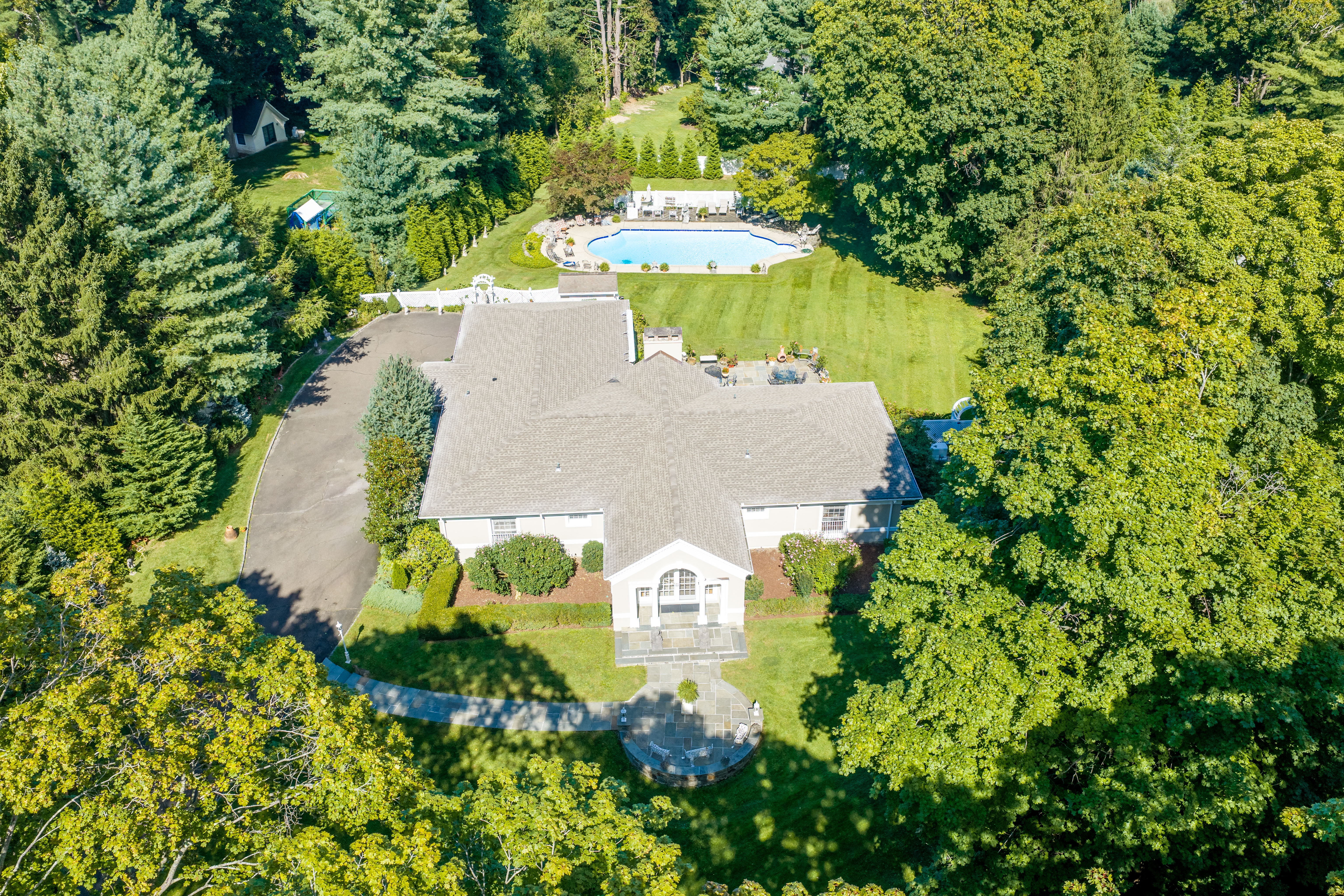 321 Oenoke Ridge