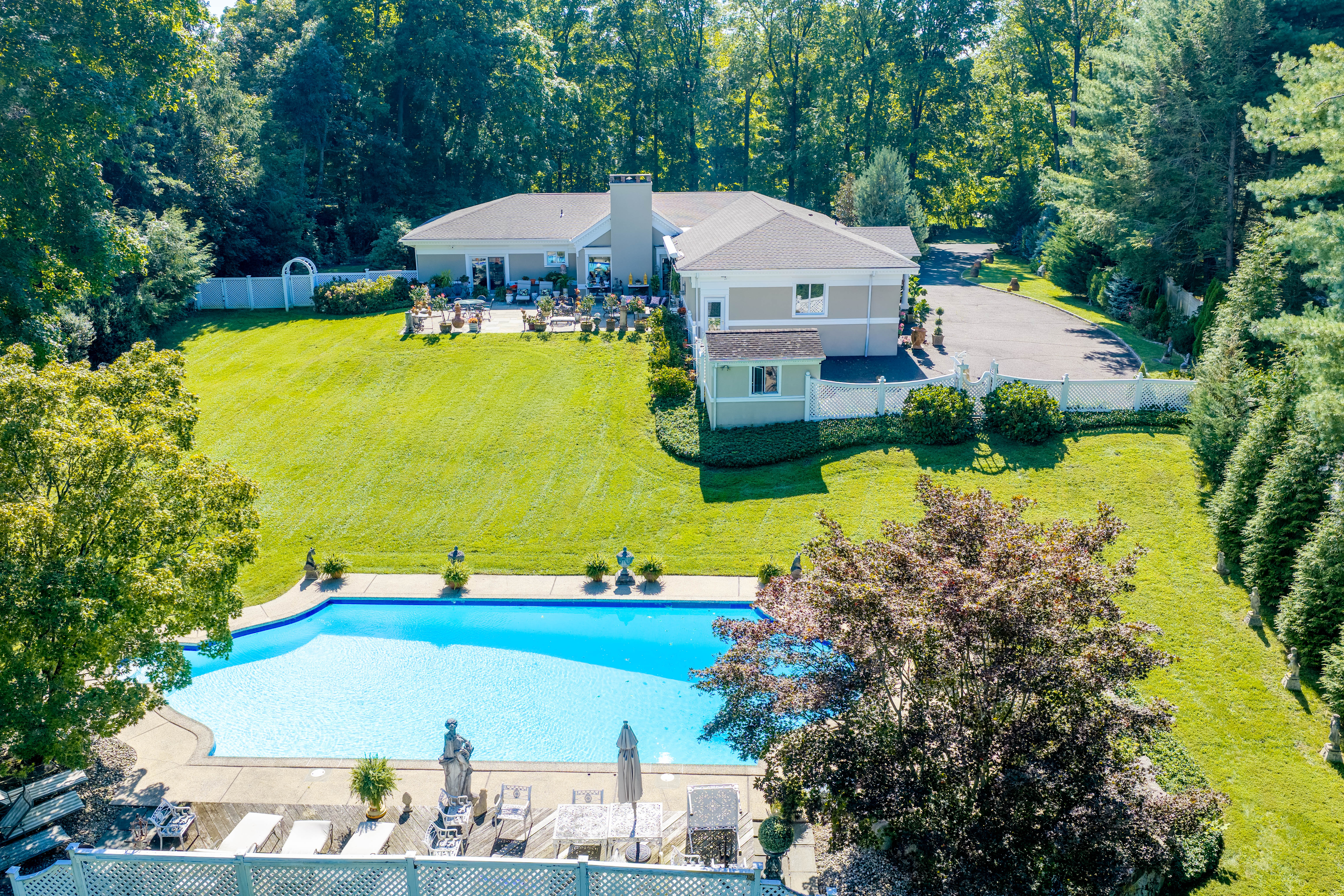 321 Oenoke Ridge