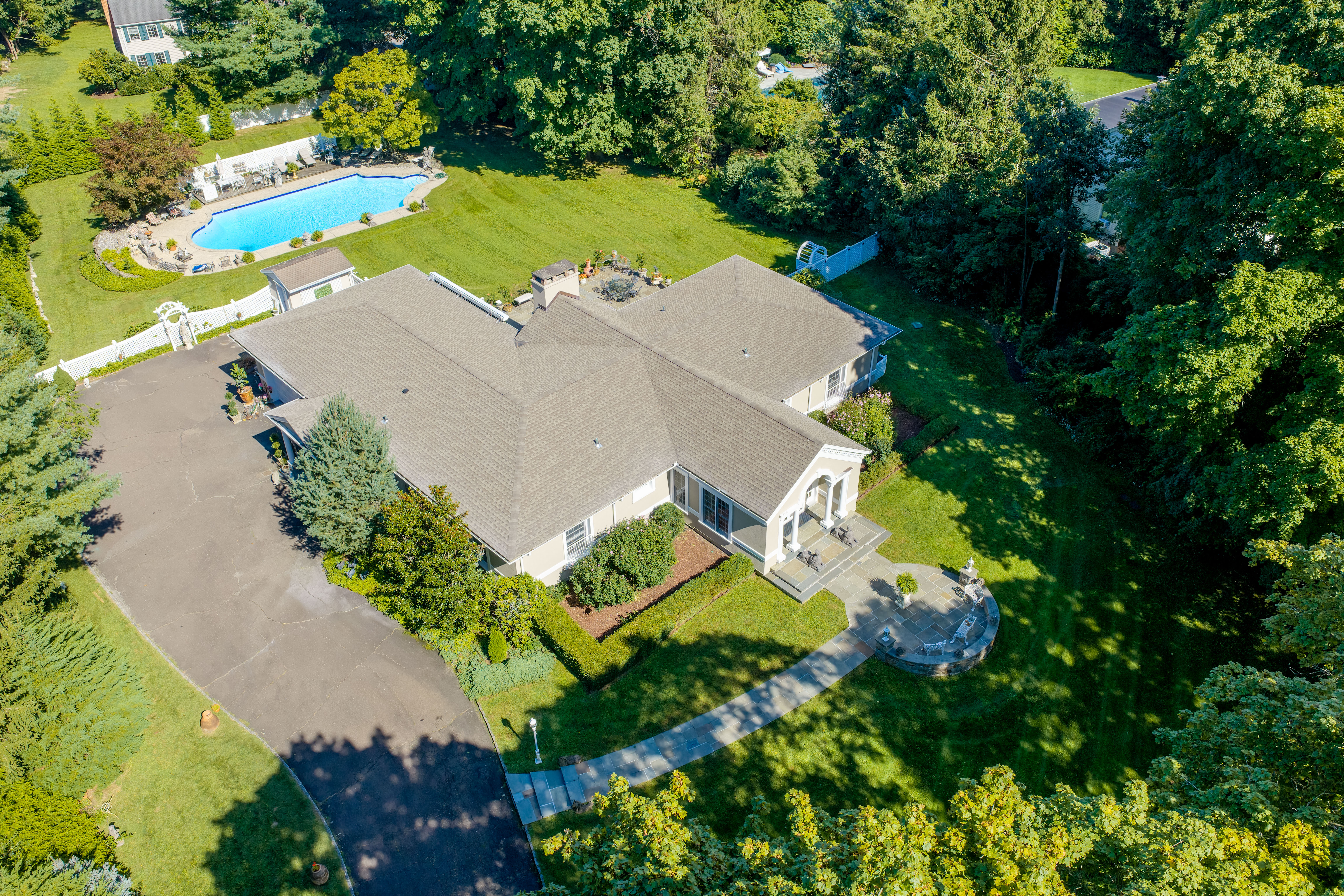 321 Oenoke Ridge