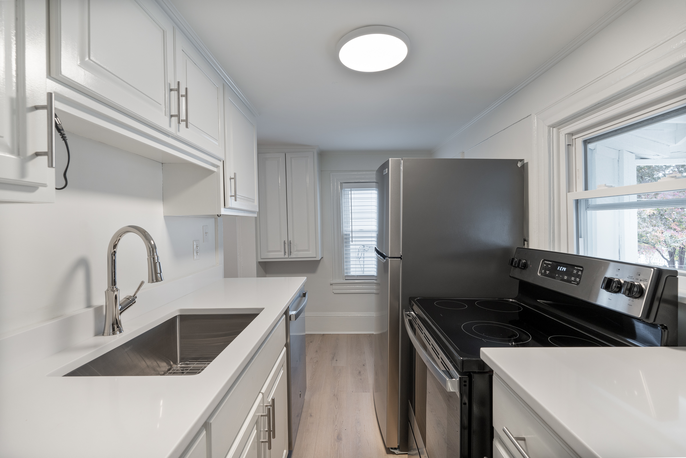 4512 Leonard Parkway 