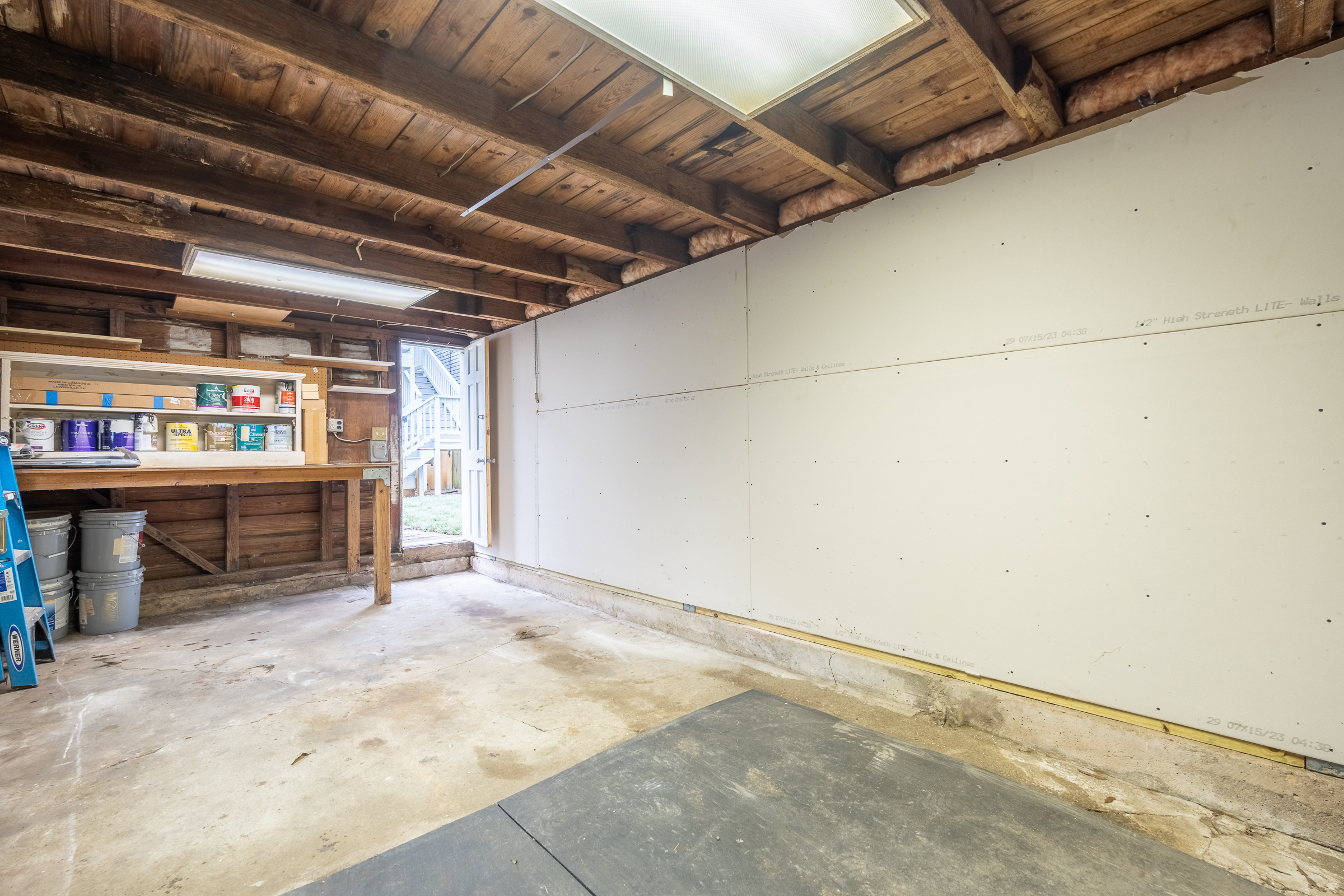 4512 Leonard Parkway 
