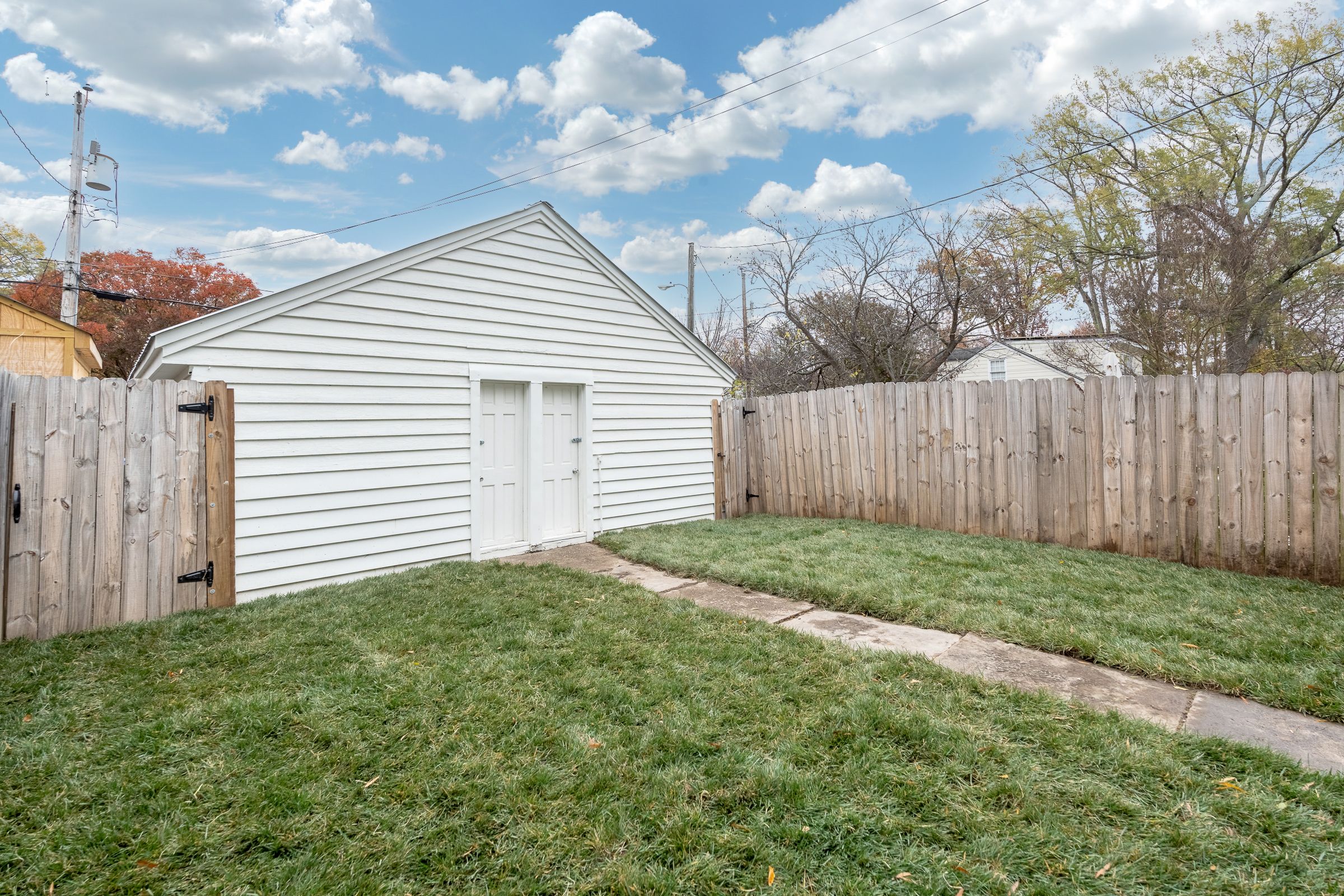 4512 Leonard Parkway 