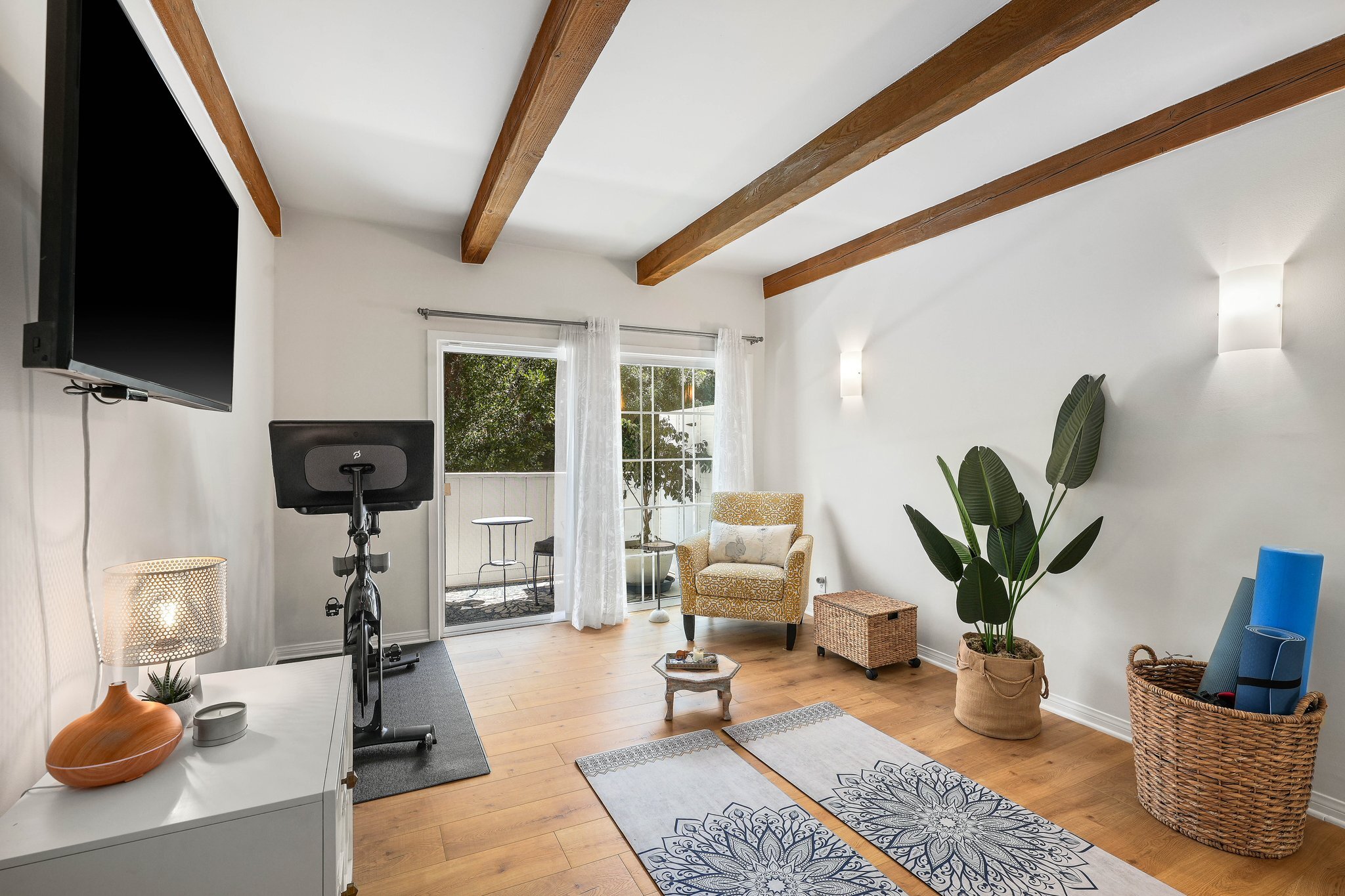 3493 Mandeville Canyon Road