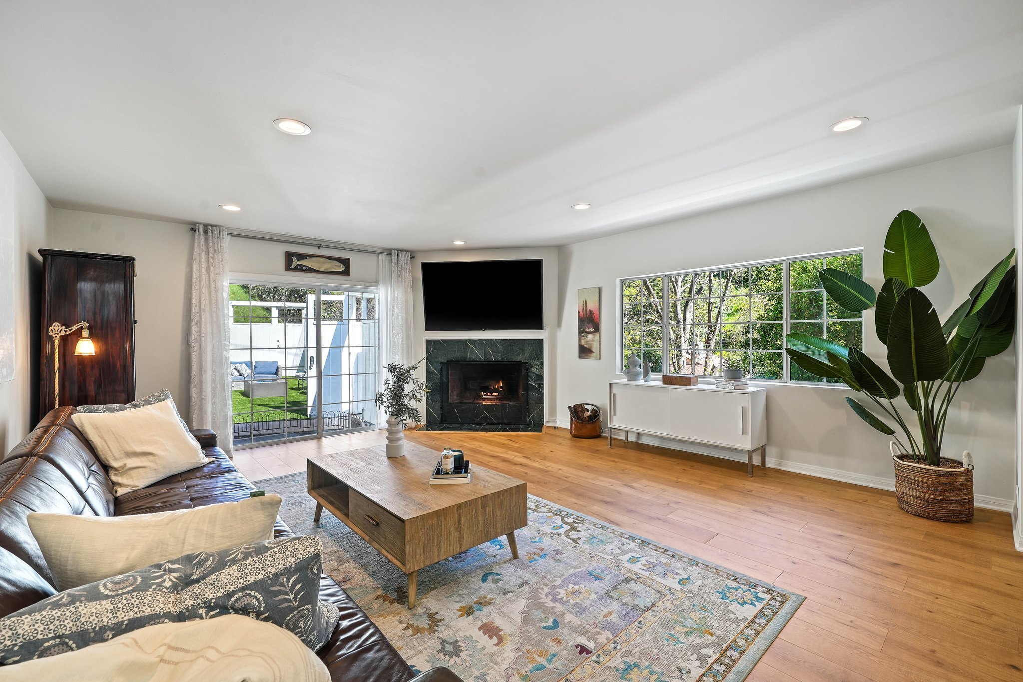 3493 Mandeville Canyon Road