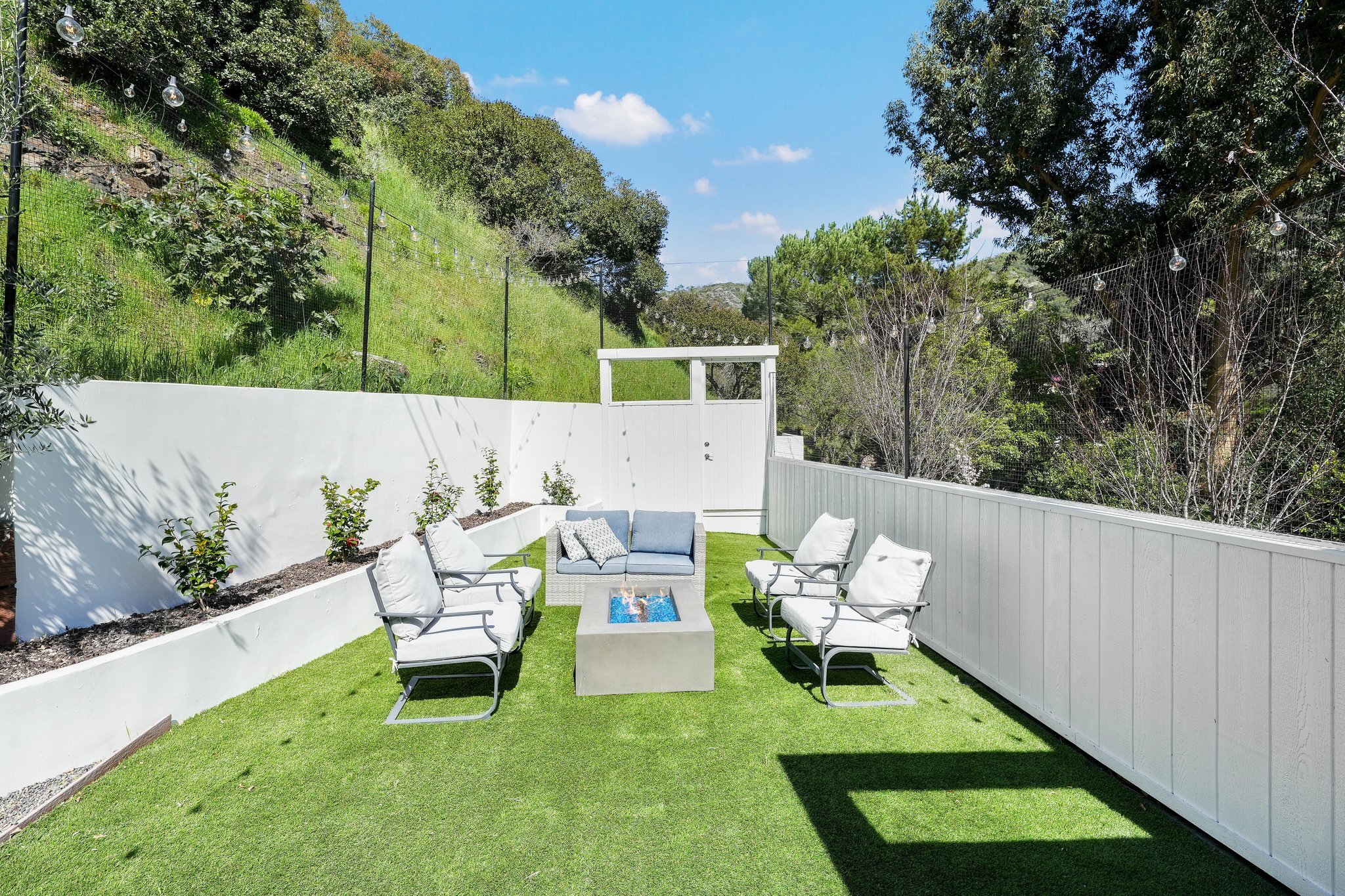 3493 Mandeville Canyon Road