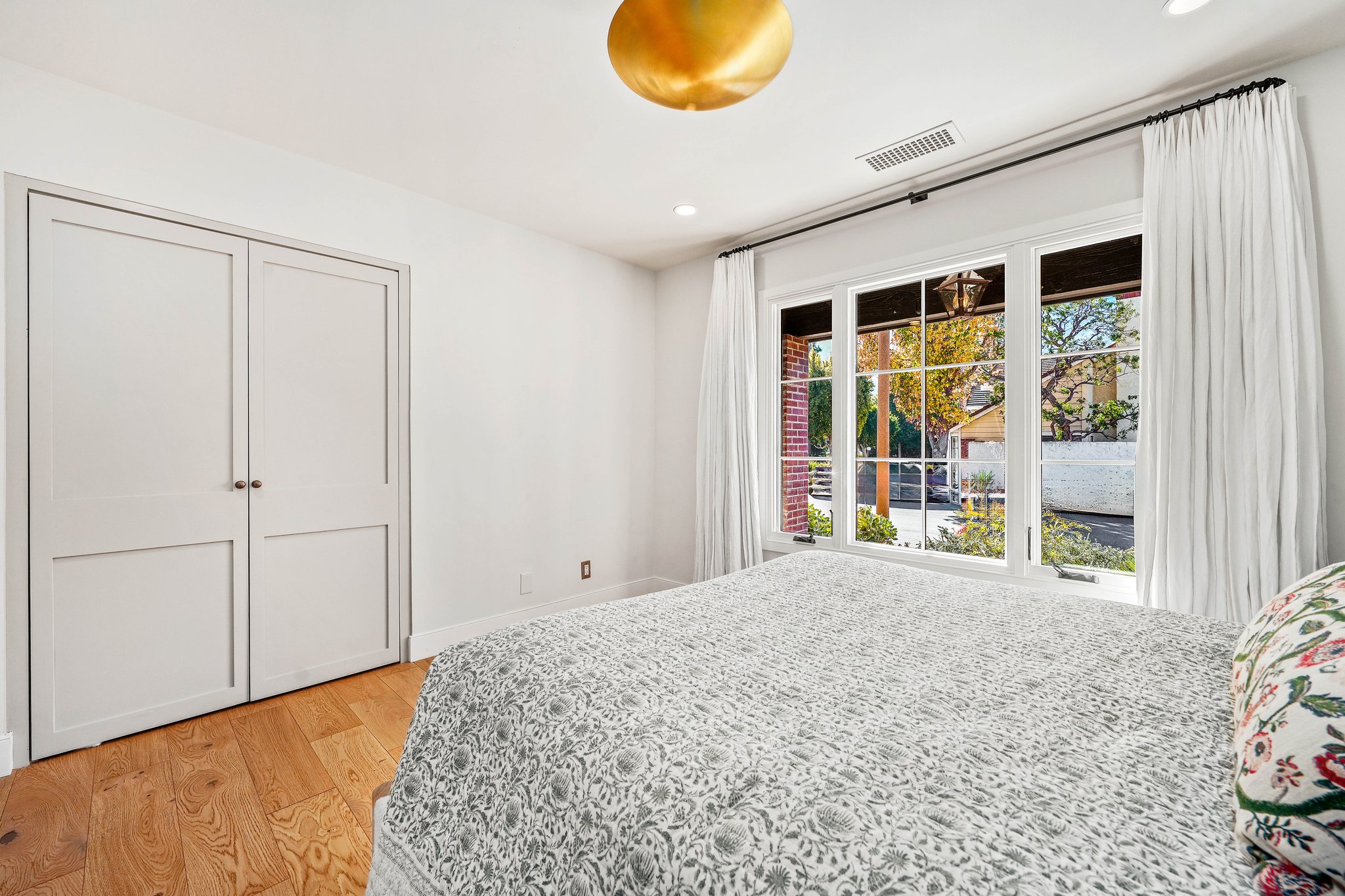 1390 Avenida De Cortez