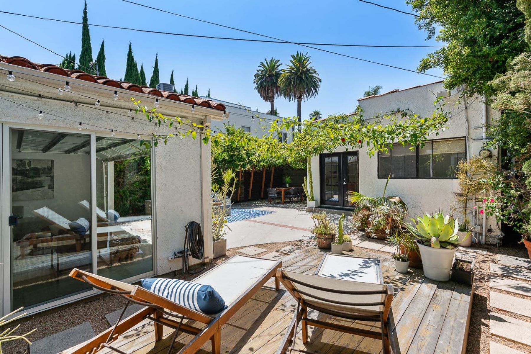 510 North Crescent Heights Boulevard