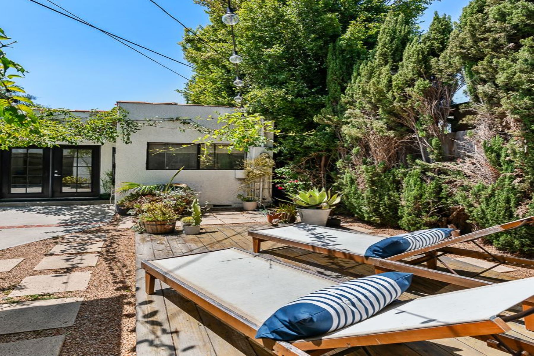 510 North Crescent Heights Boulevard