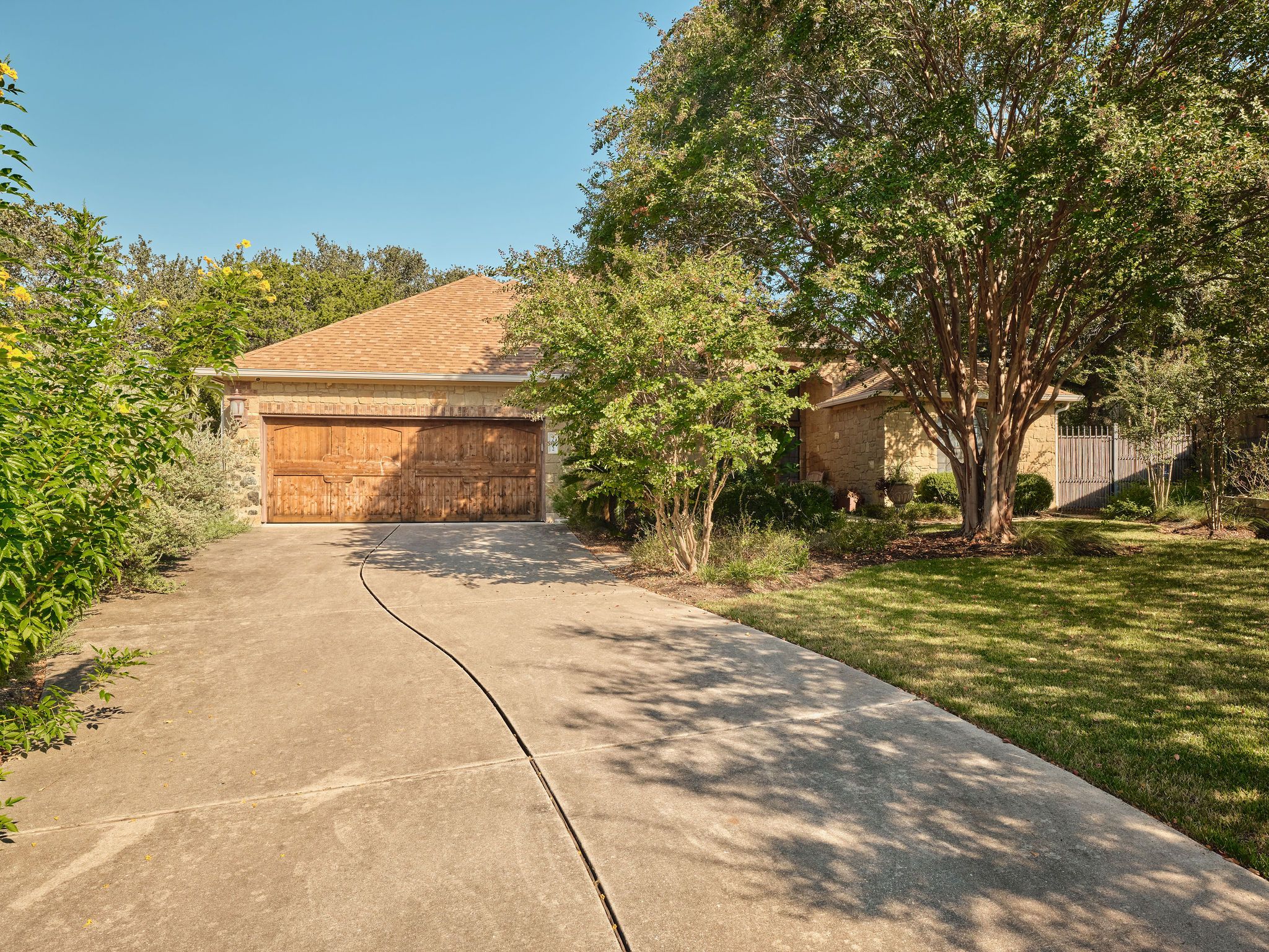 5612 Bonnell Vista Street 