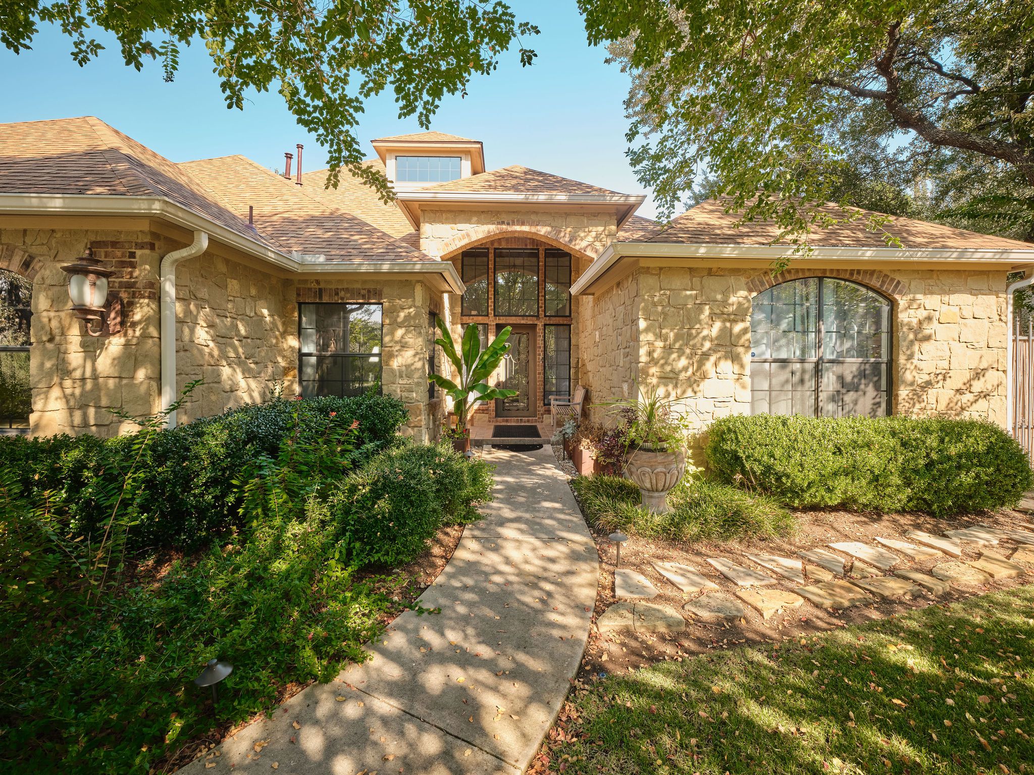 5612 Bonnell Vista Street 