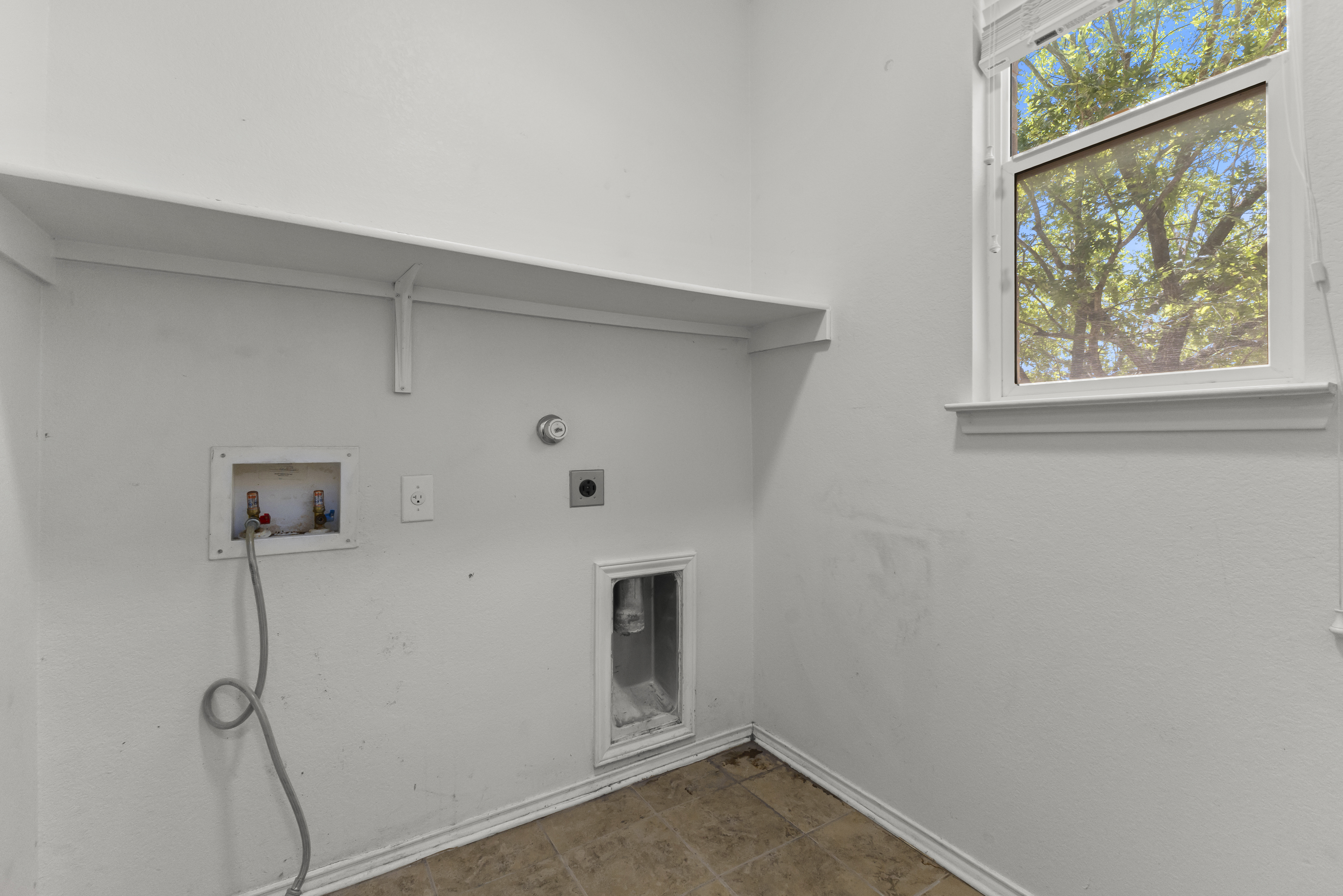 1100 Renaissance Trail 