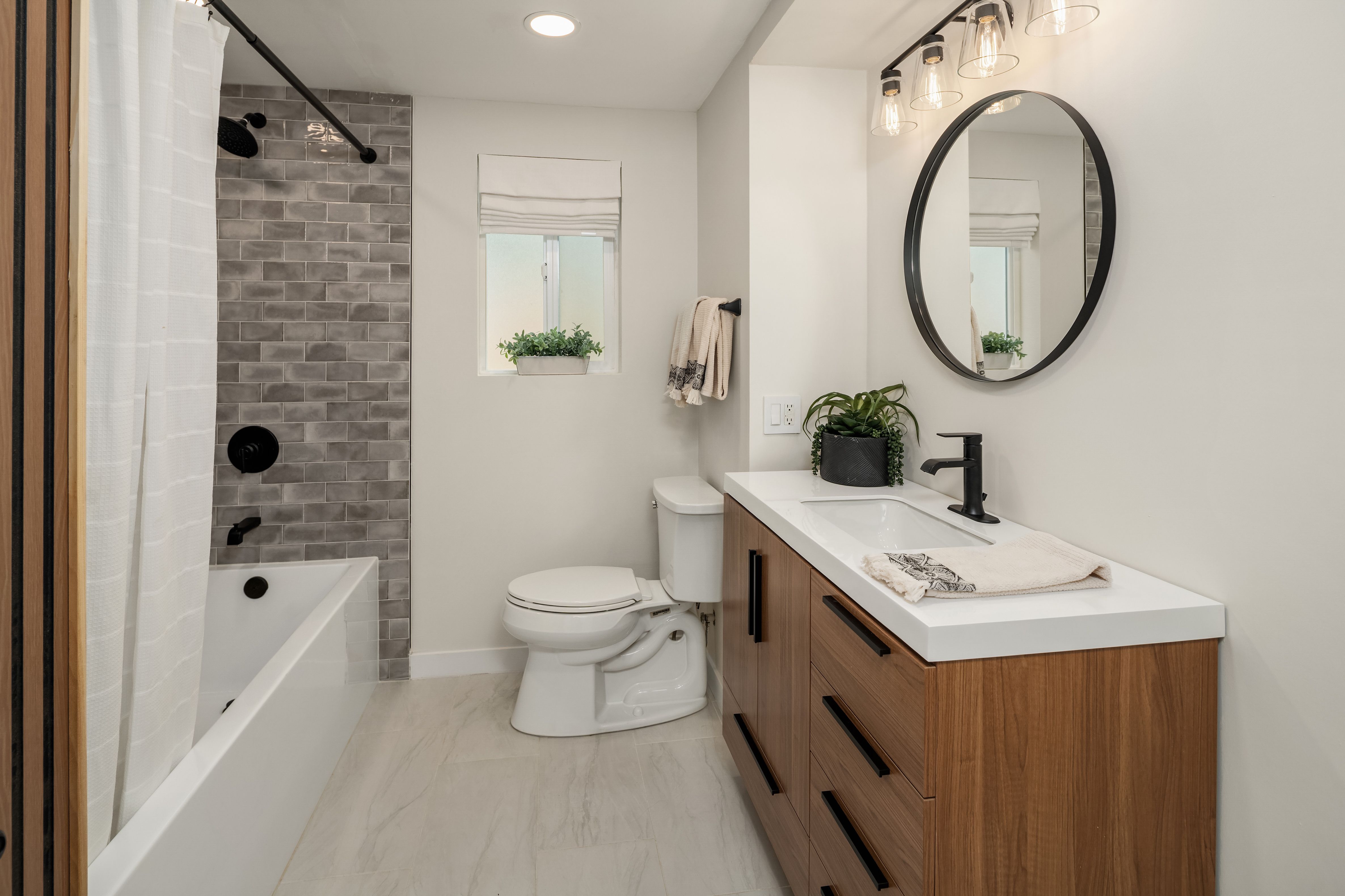 8704 NE 133rd Place, Kirkland, WA 98034 