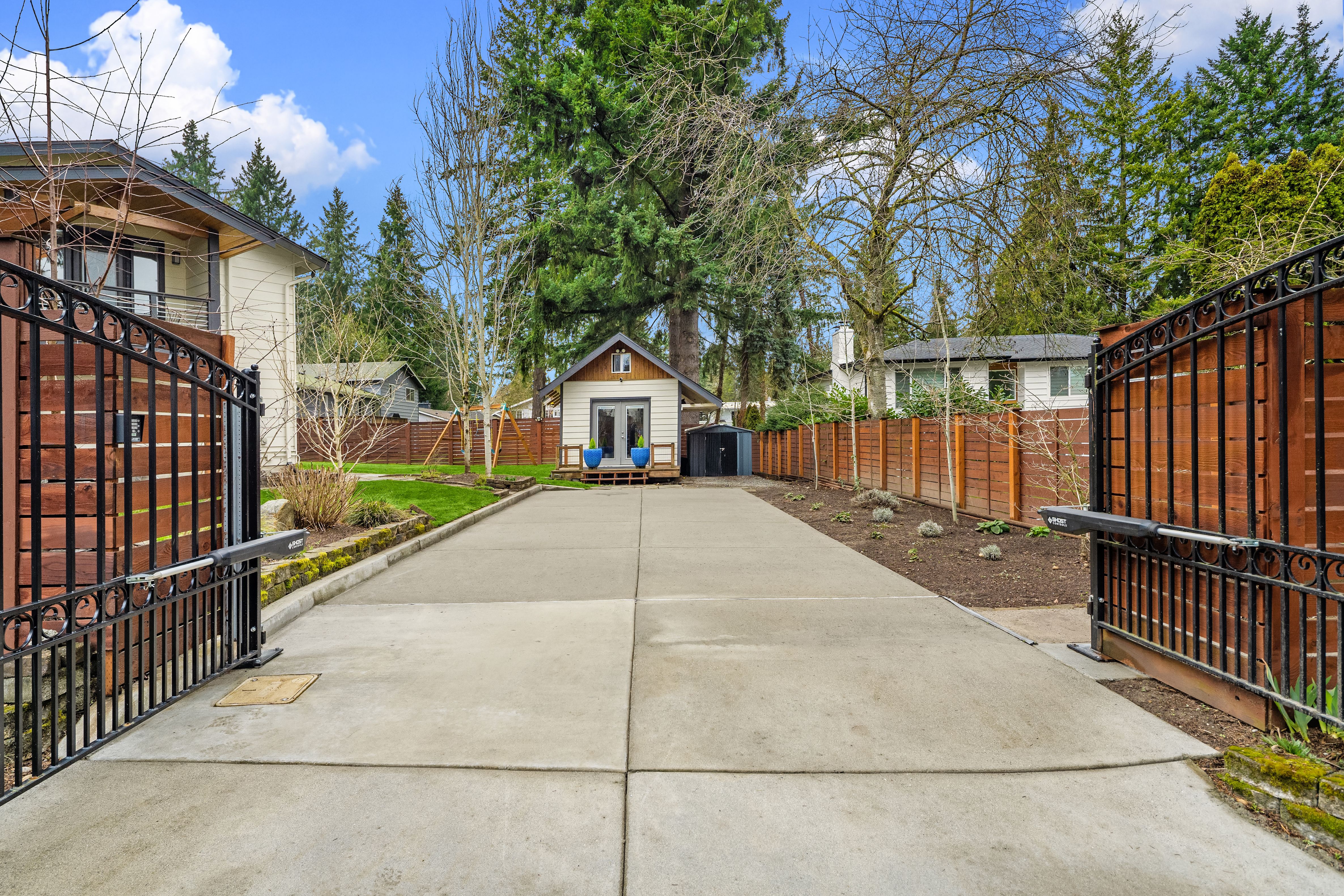 8704 NE 133rd Place, Kirkland, WA 98034 