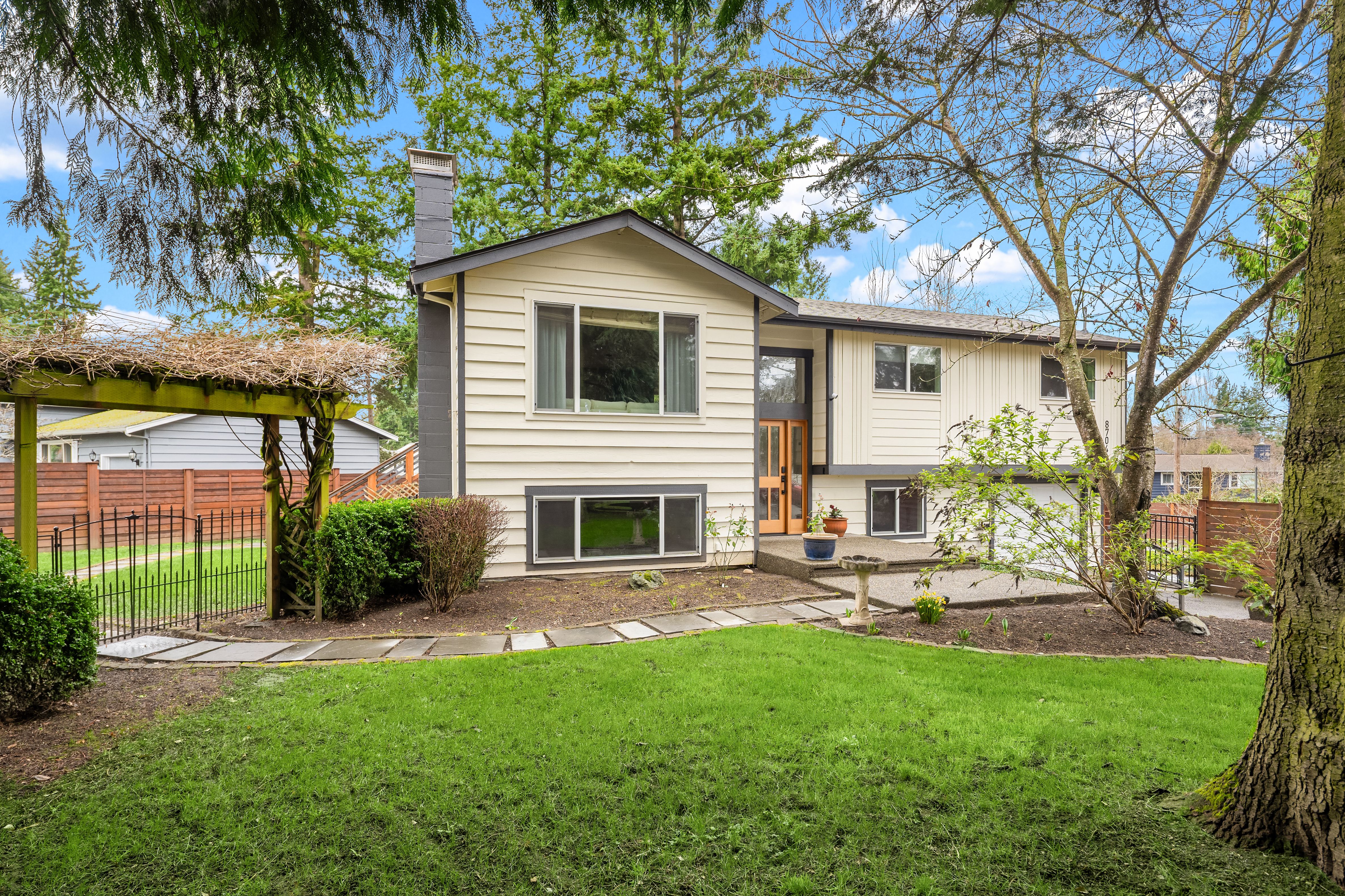 8704 NE 133rd Place, Kirkland, WA 98034 