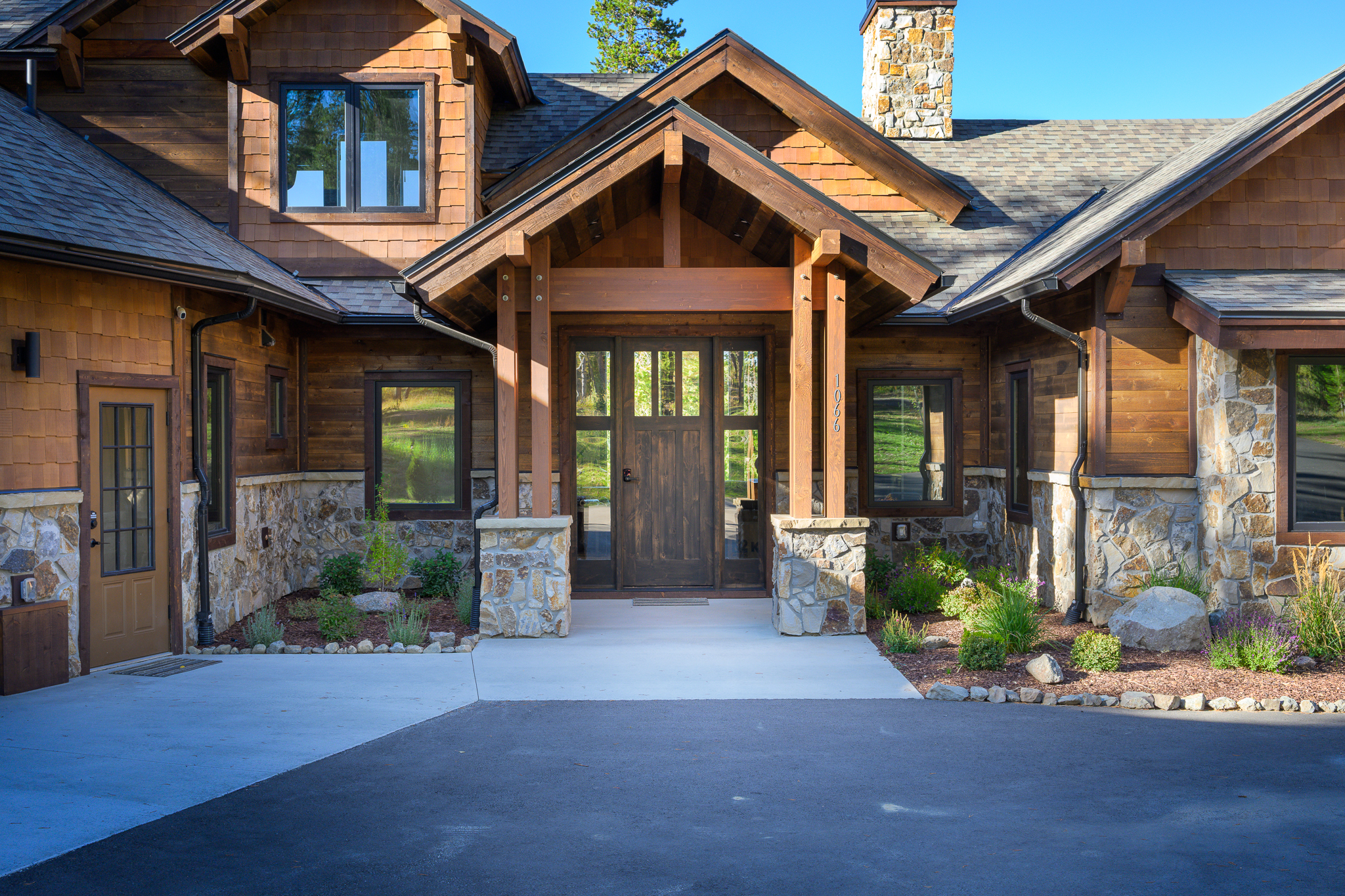 1066 Fenton Way 