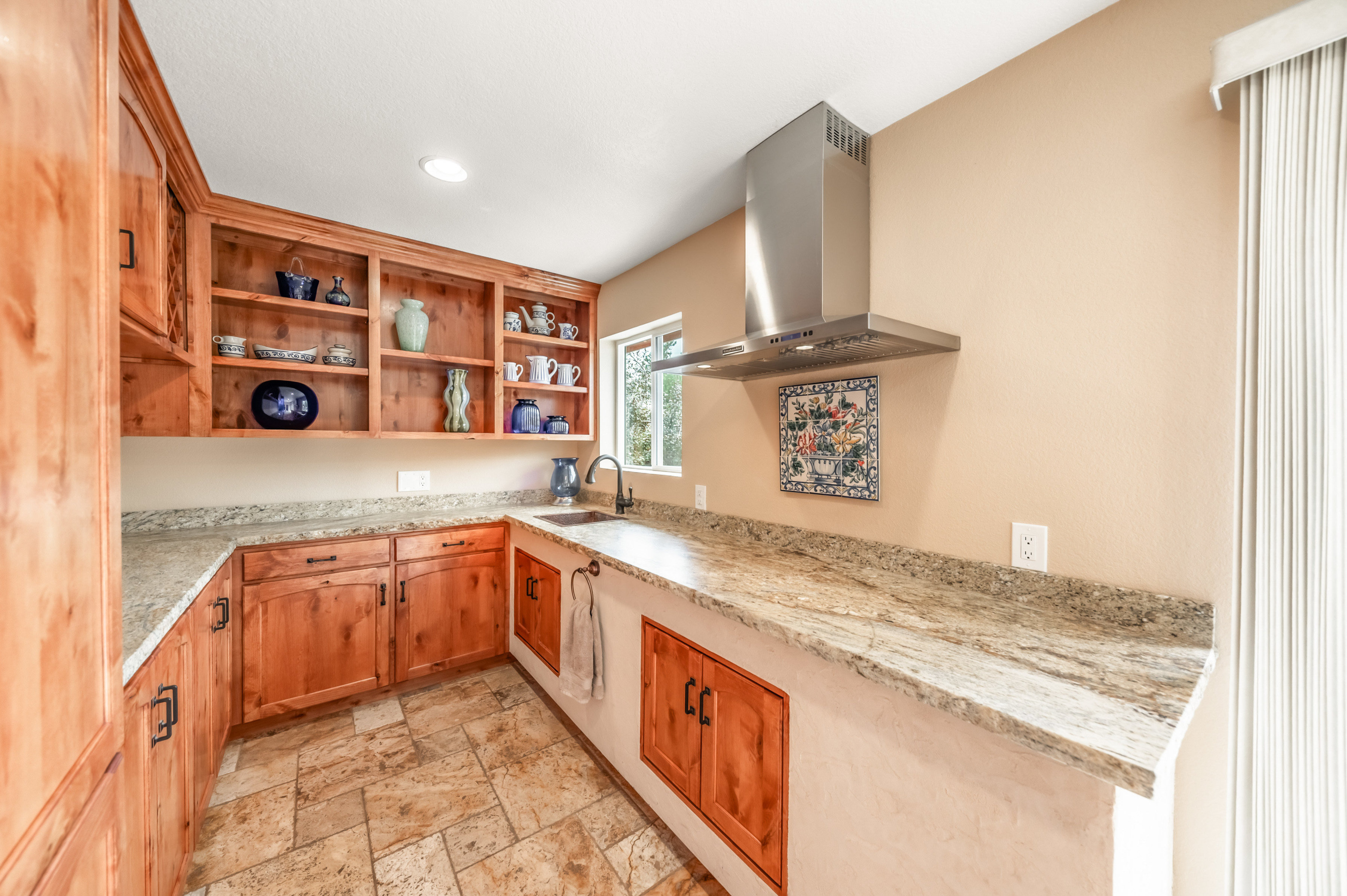 8045 List Country Road