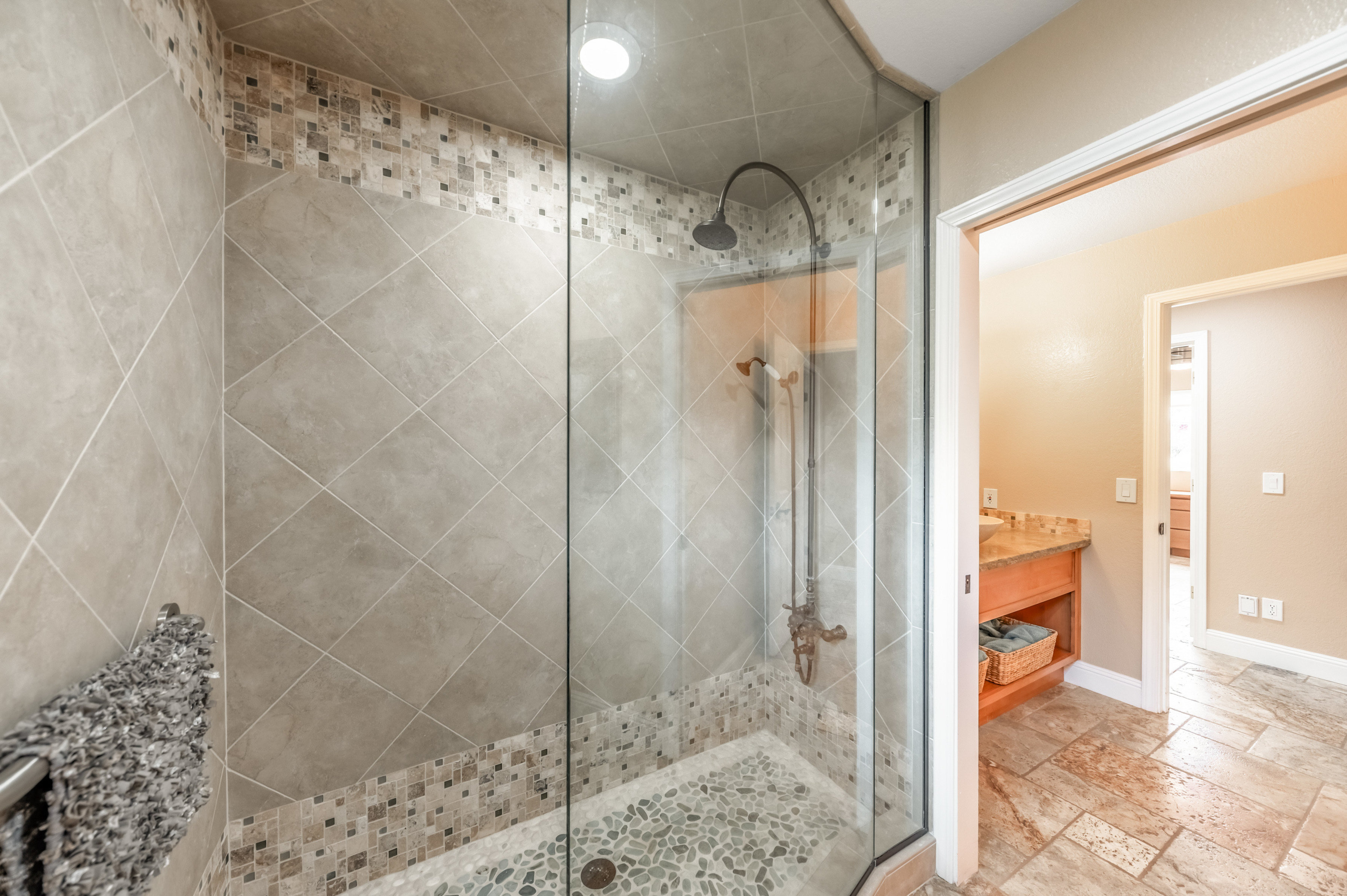 8045 List Country Road