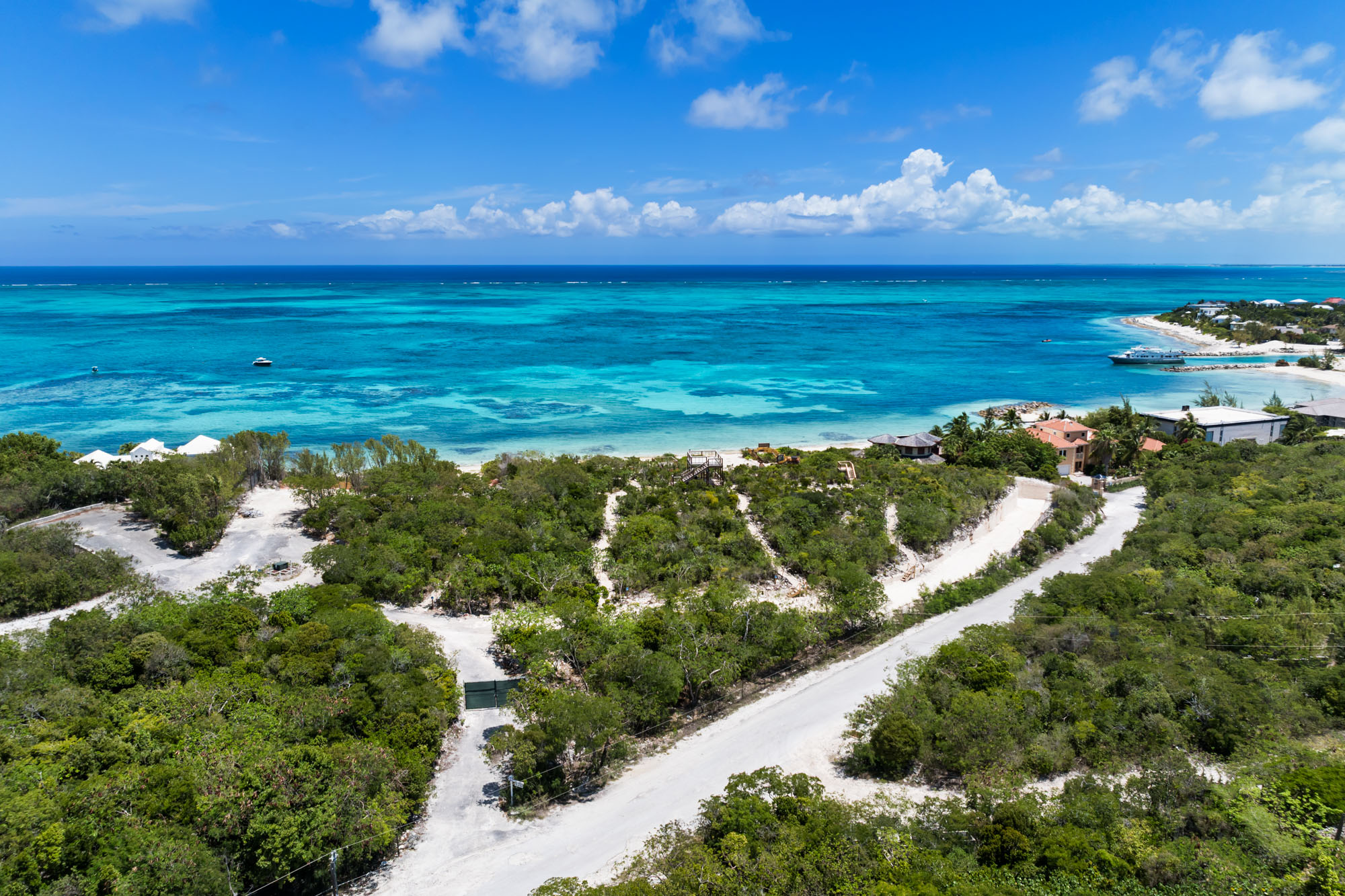 M-House by Beach Enclave Babalua Beachfront